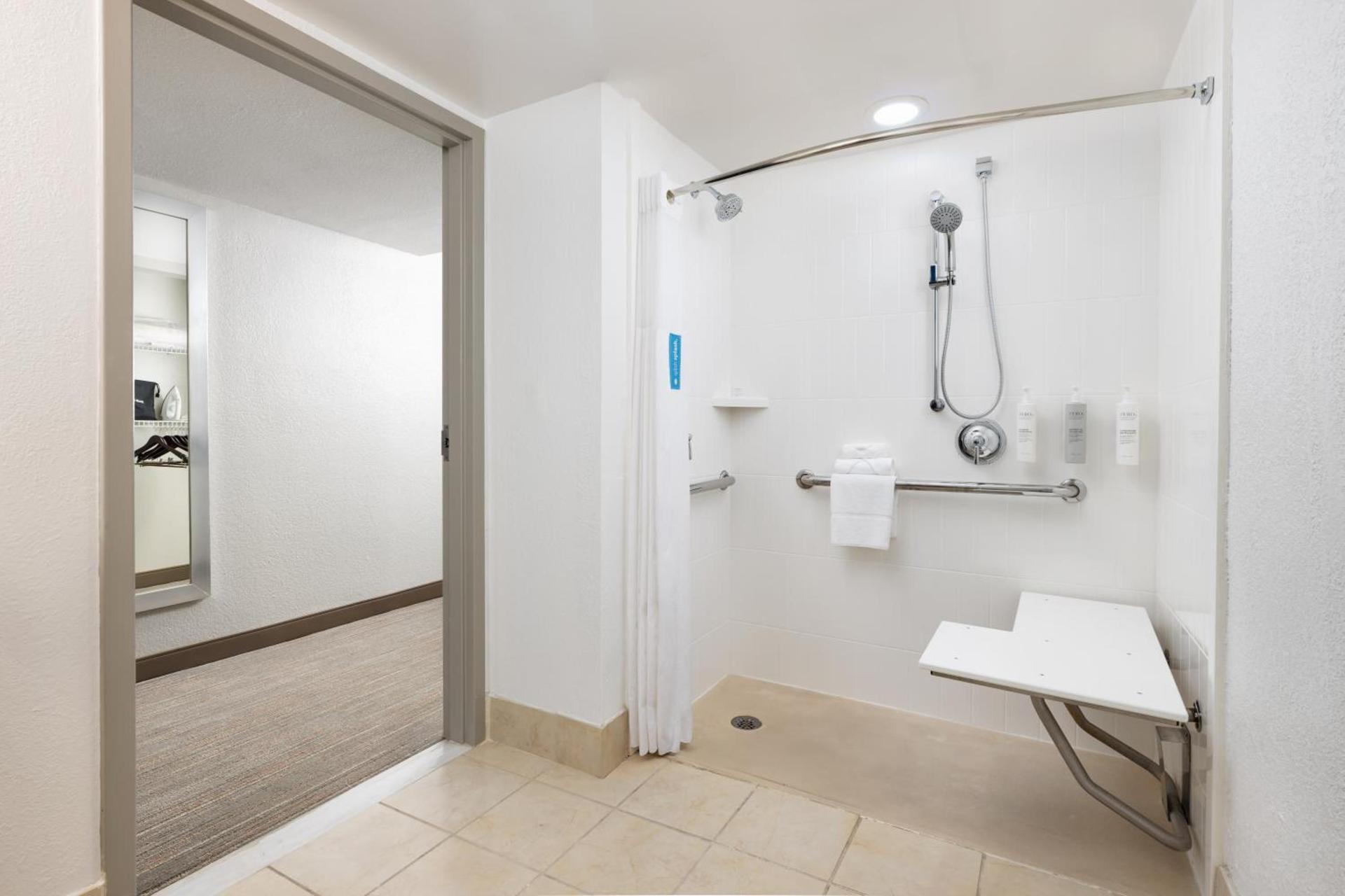 Hampton Inn Naples-Central photo 46