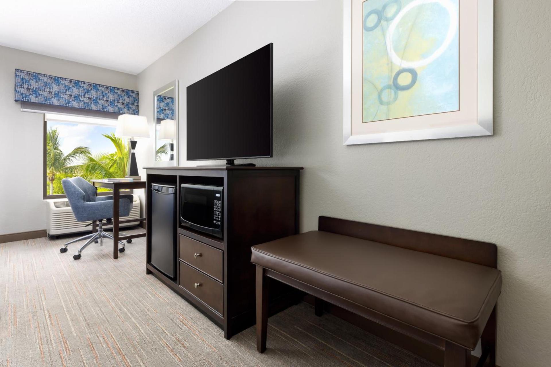 Hampton Inn Naples-Central photo 56