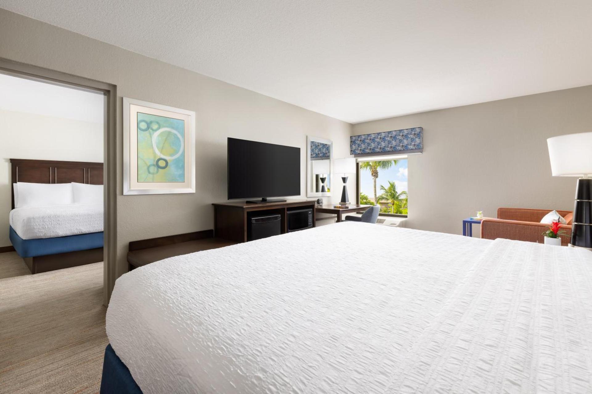 Hampton Inn Naples-Central photo 32