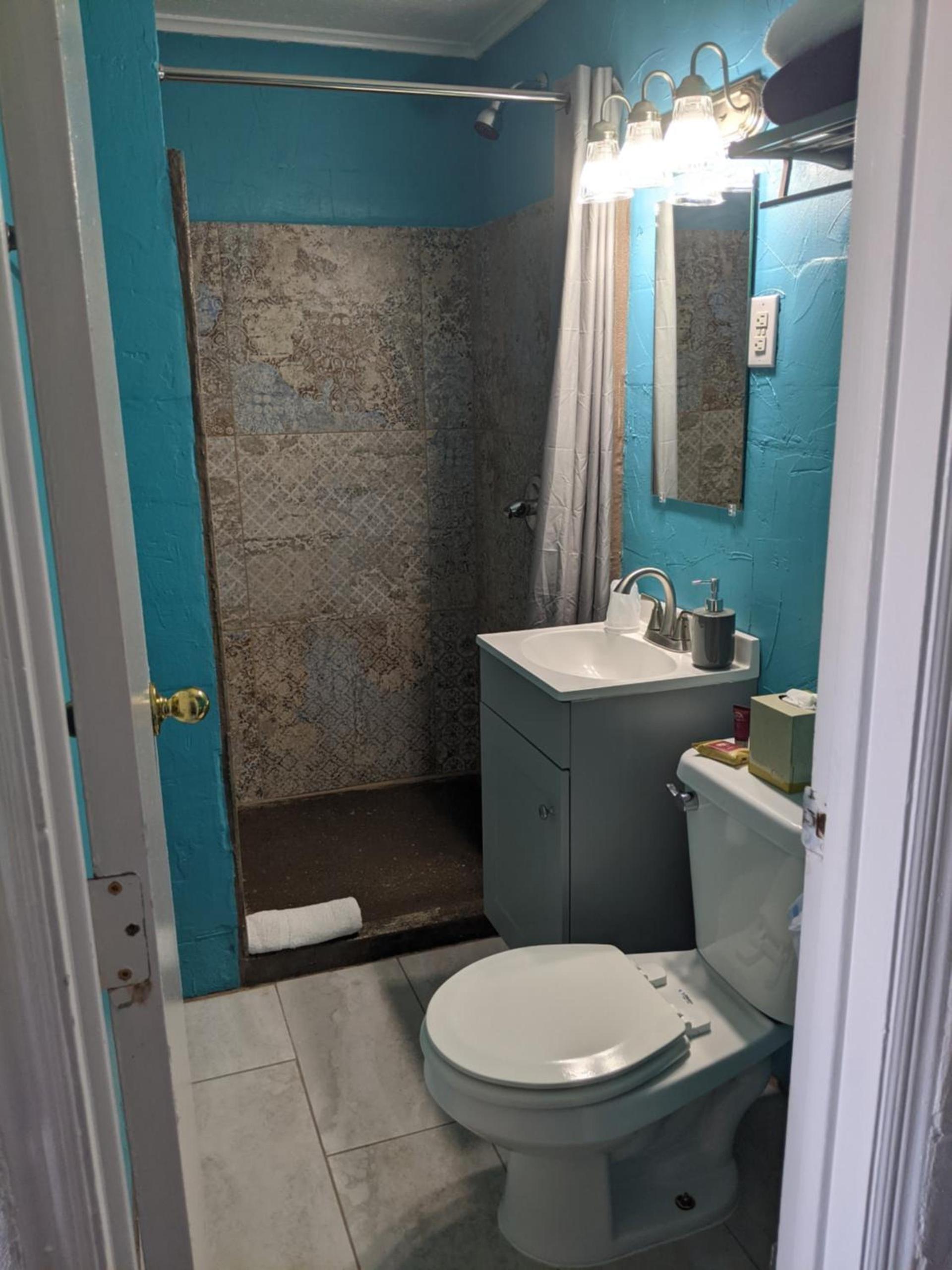 Riverboat Inn & Suites photo 65