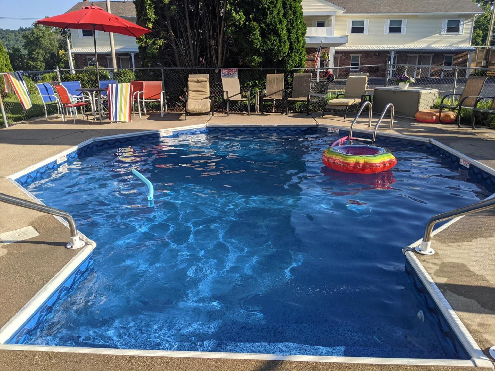 Riverboat Inn & Suites photo 72