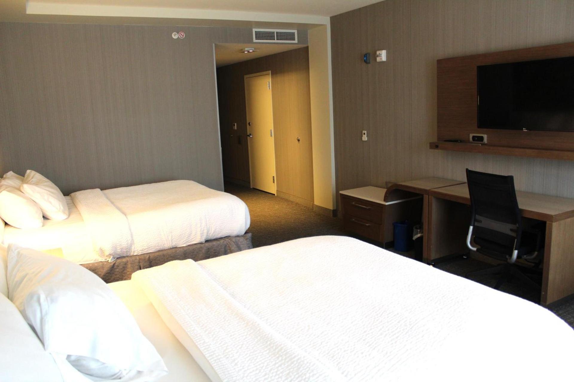 Courtyard by Marriott Muncie at Horizon Convention Center photo 5