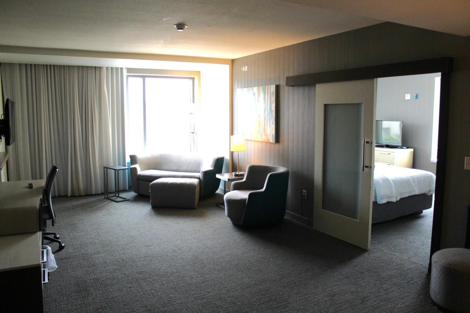 Courtyard by Marriott Muncie at Horizon Convention Center photo 2