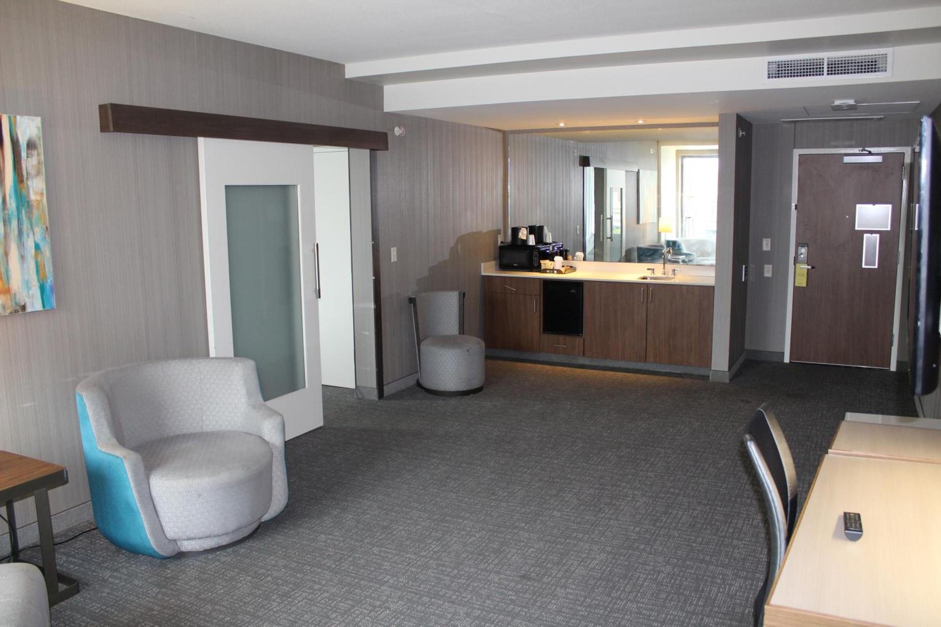 Courtyard by Marriott Muncie at Horizon Convention Center photo 8