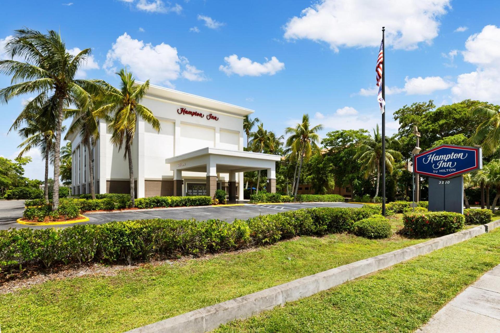 Hampton Inn Naples-Central photo 1