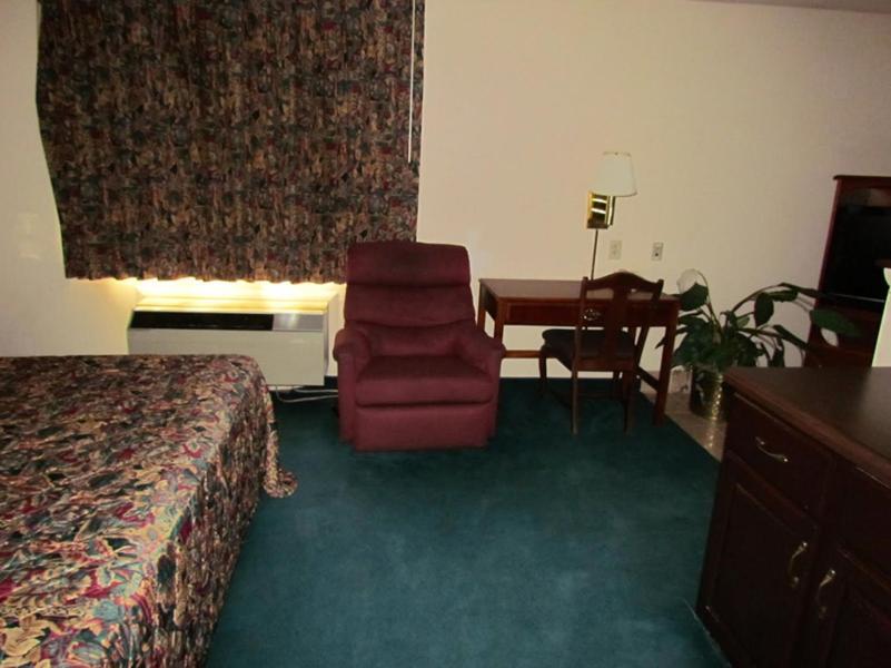 Western Inn & Suites Hampton photo 8