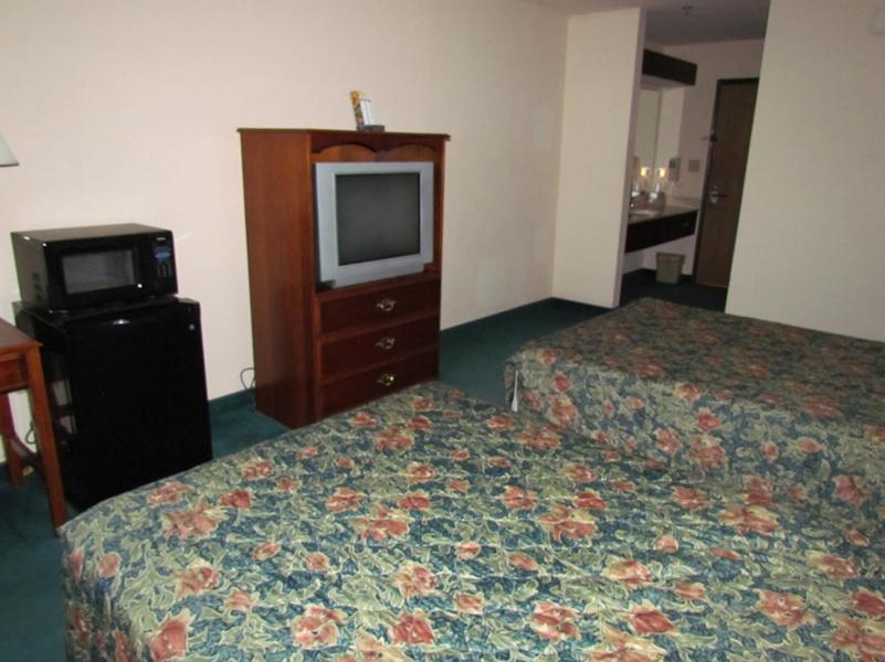 Western Inn & Suites Hampton photo 11