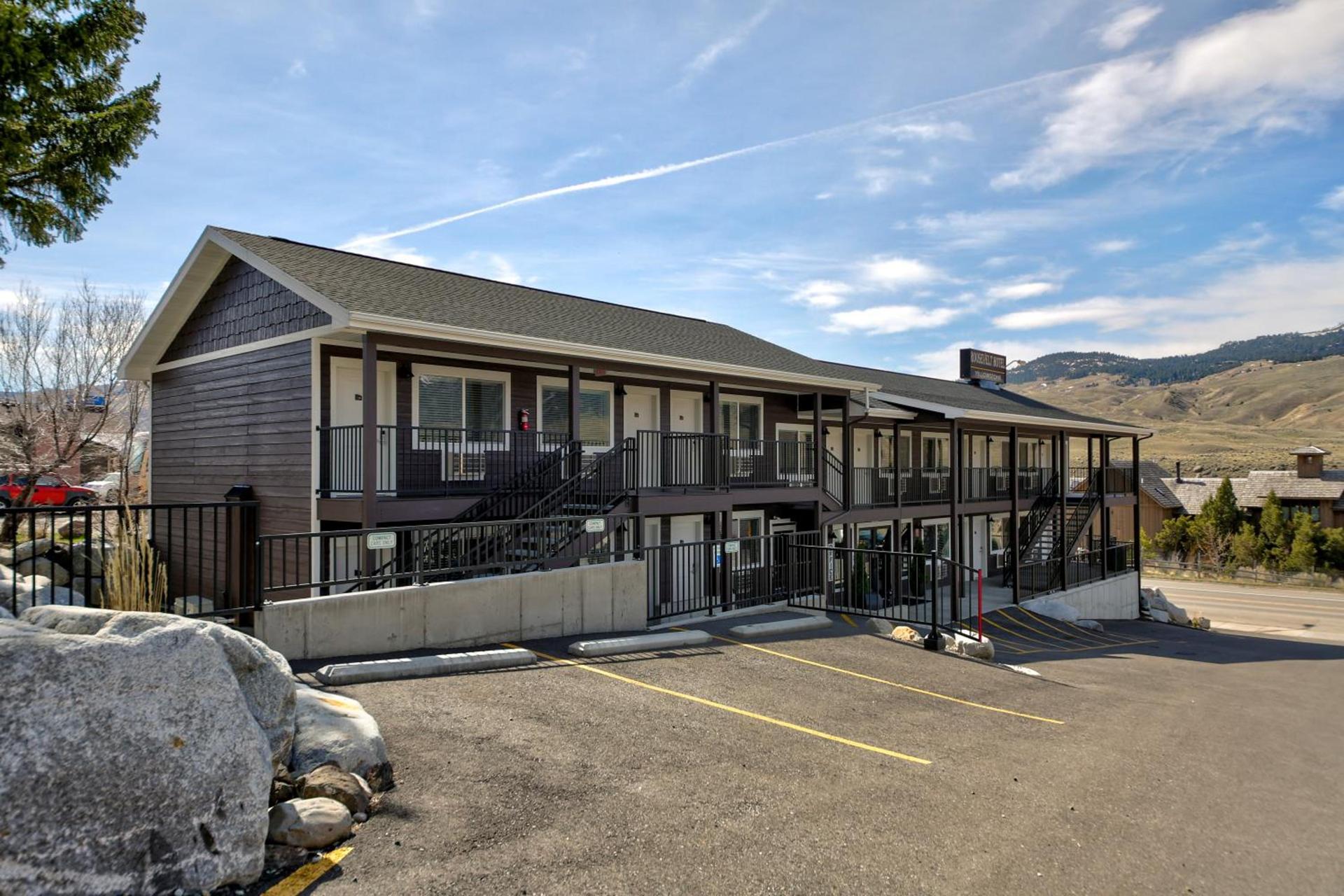 Roosevelt Hotel & Cabins - Yellowstone photo 6