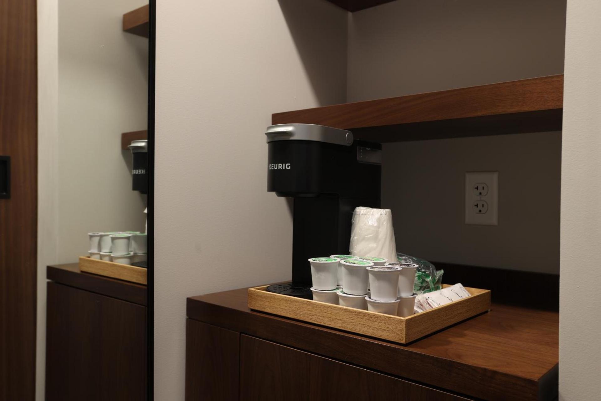 Cedartree Hotel Portland Hillsboro photo 25
