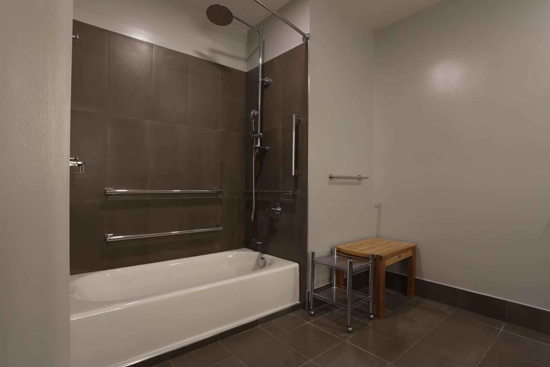 Cedartree Hotel Portland Hillsboro photo 29