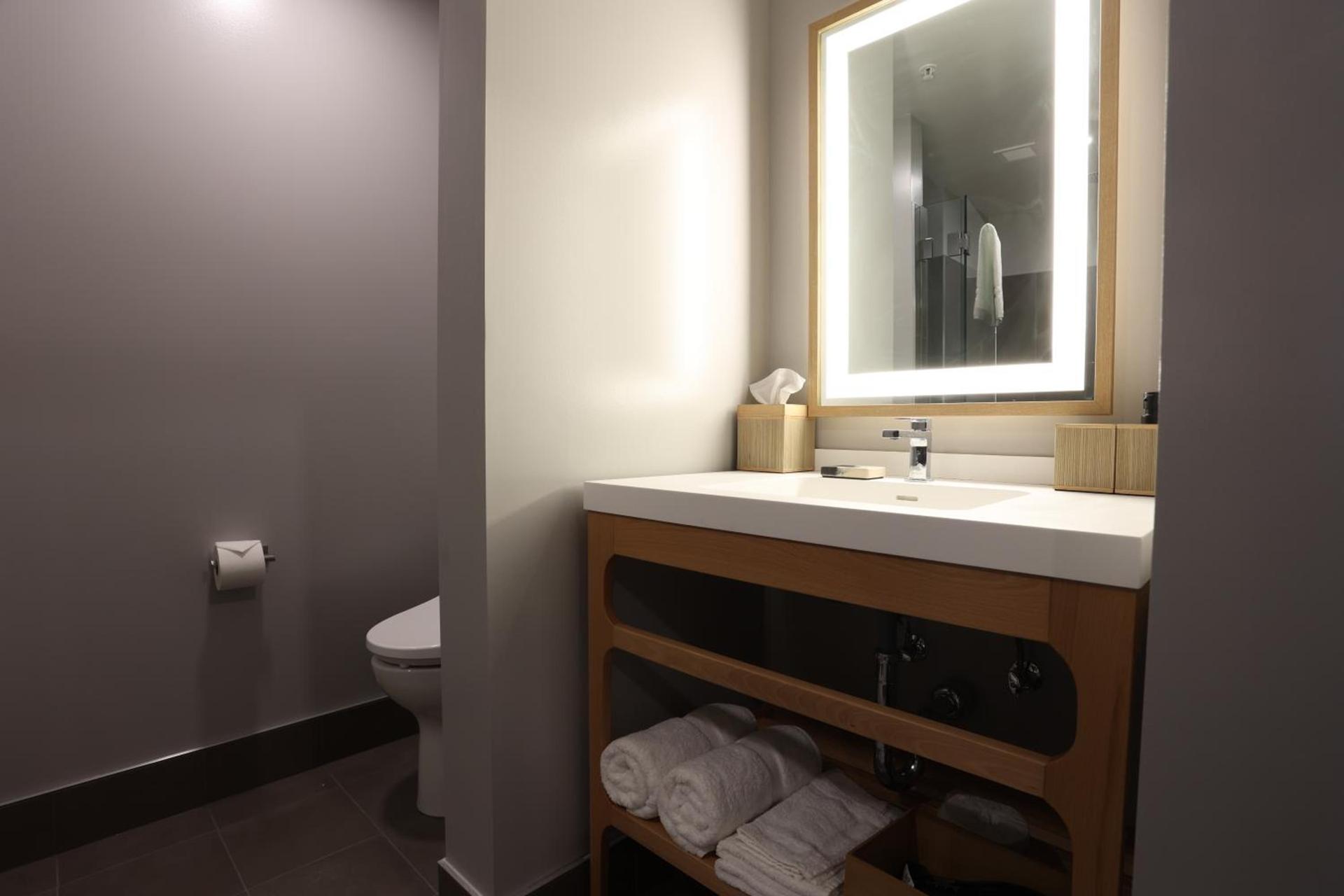 Cedartree Hotel Portland Hillsboro photo 31