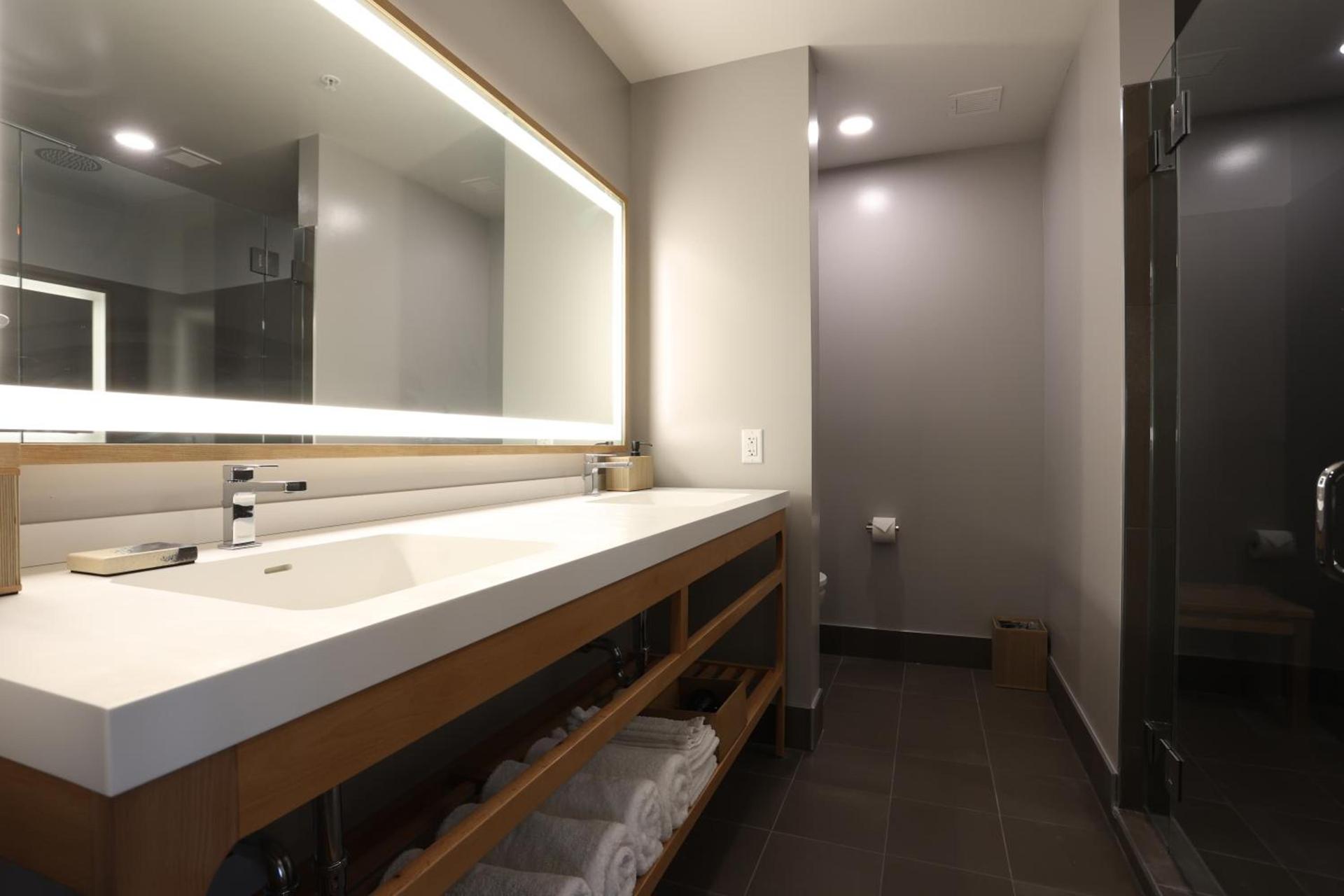 Cedartree Hotel Portland Hillsboro photo 34