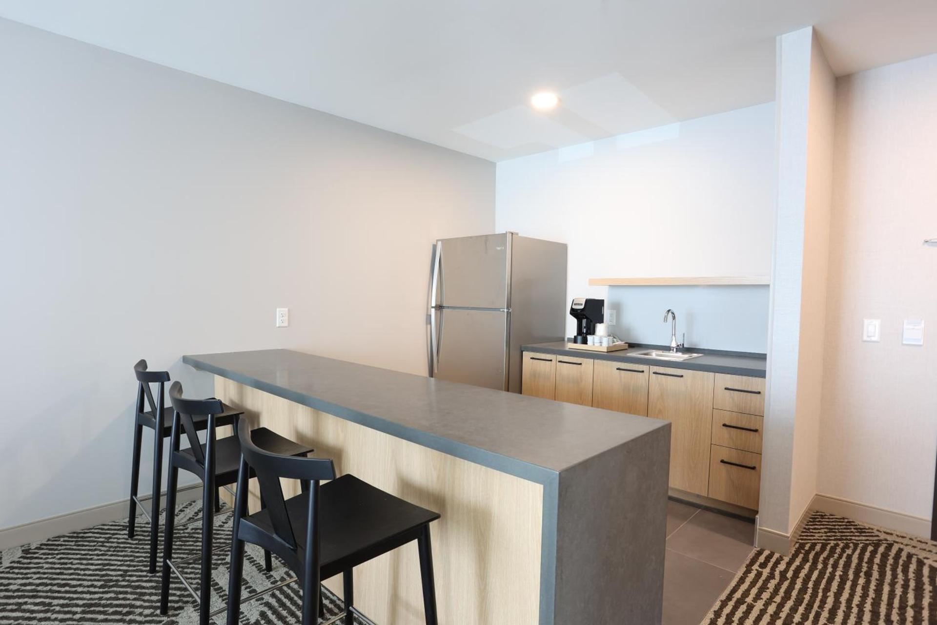 Cedartree Hotel Portland Hillsboro photo 35