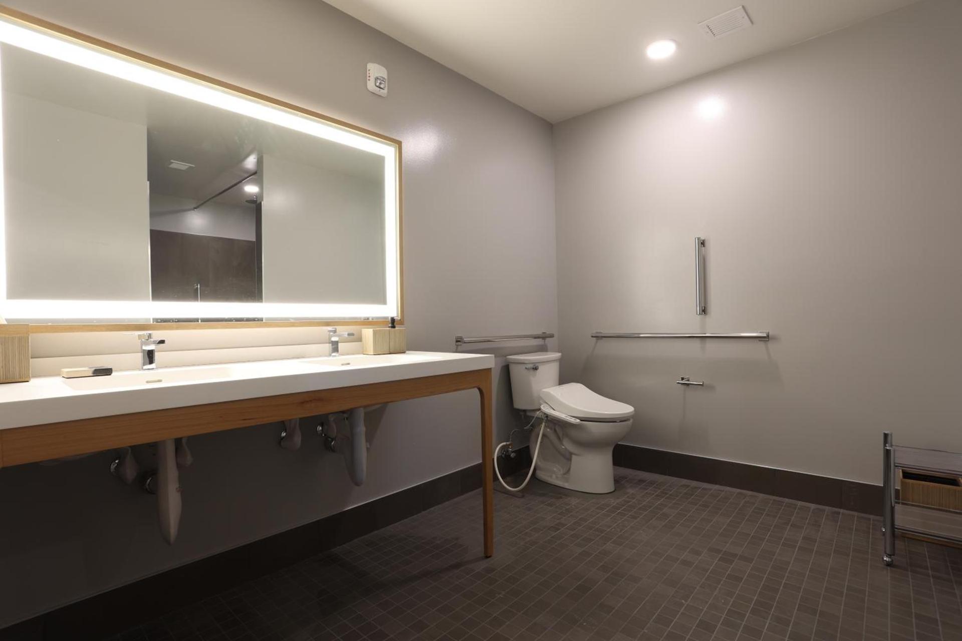 Cedartree Hotel Portland Hillsboro photo 36