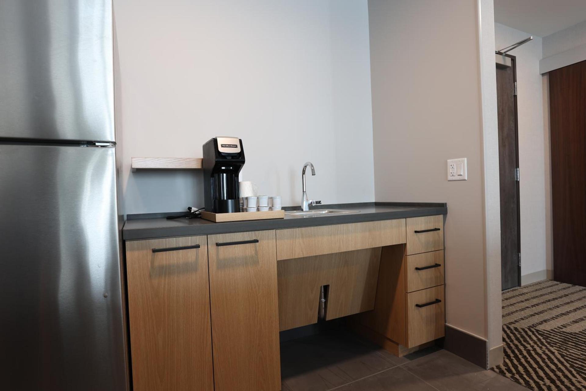 Cedartree Hotel Portland Hillsboro photo 37