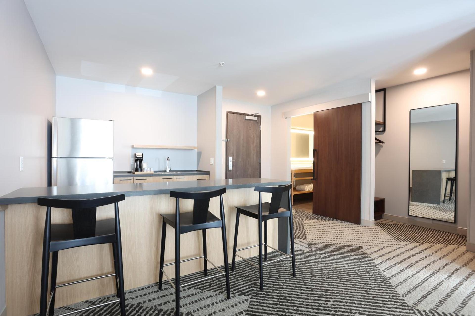 Cedartree Hotel Portland Hillsboro photo 40