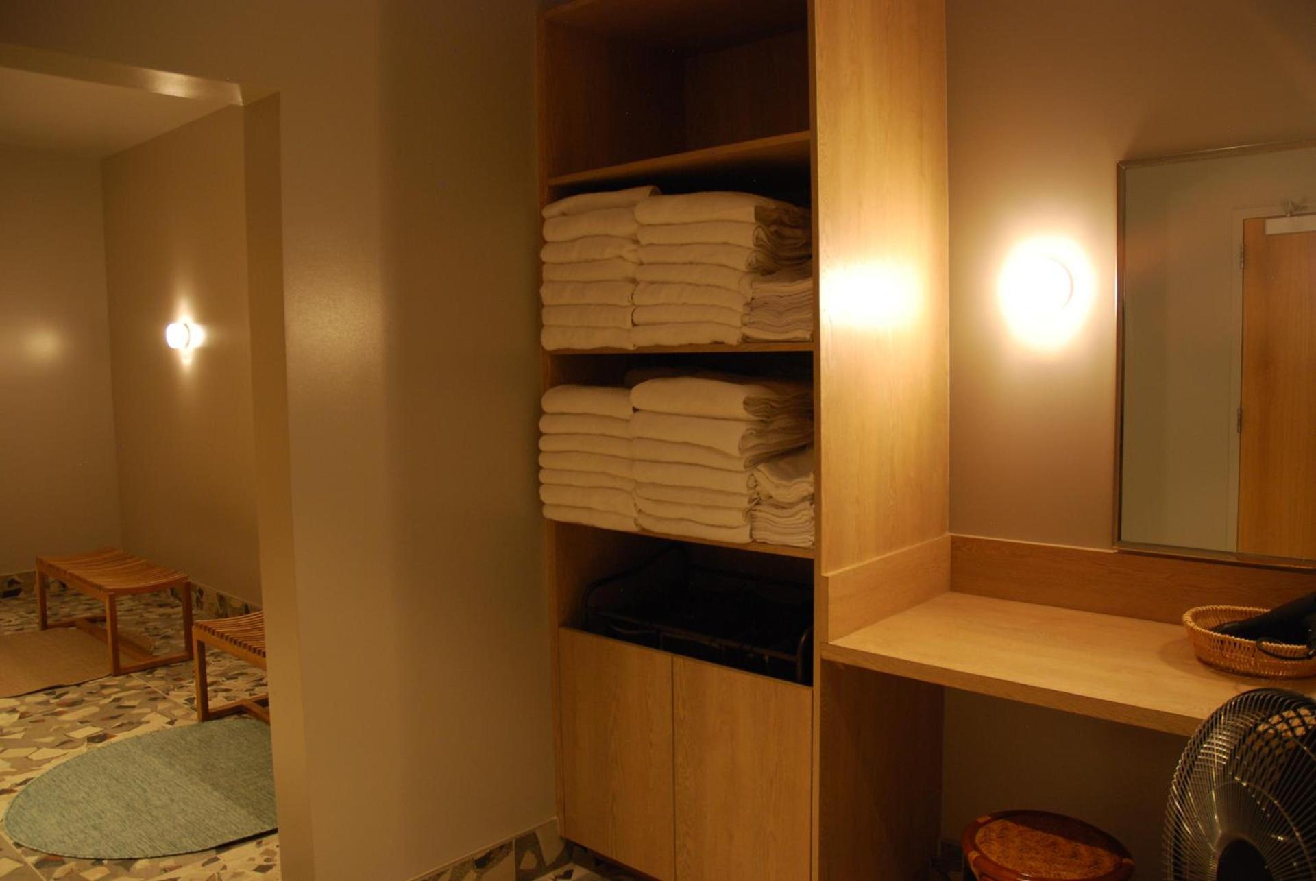 Cedartree Hotel Portland Hillsboro photo 11