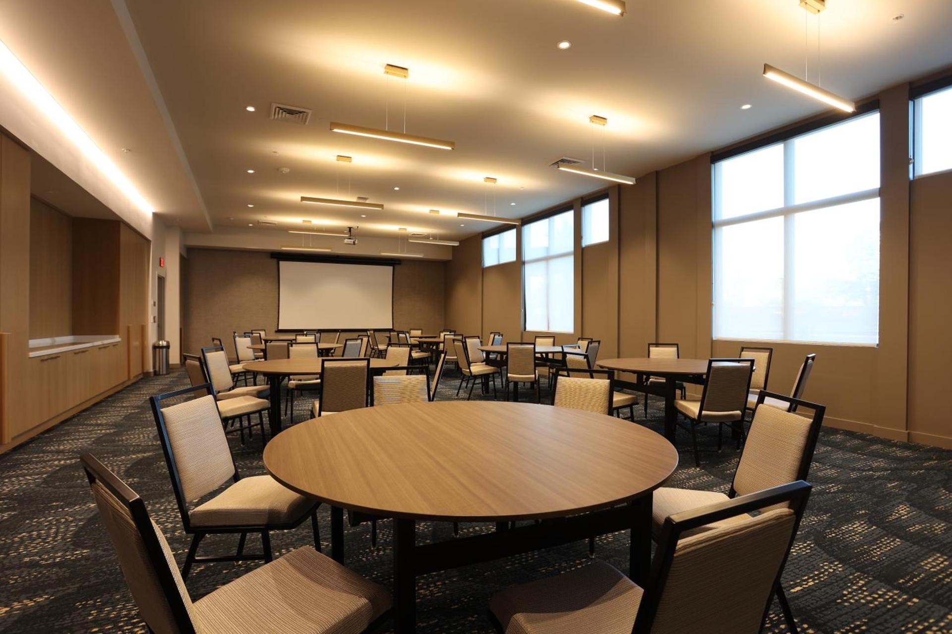Cedartree Hotel Portland Hillsboro photo 49