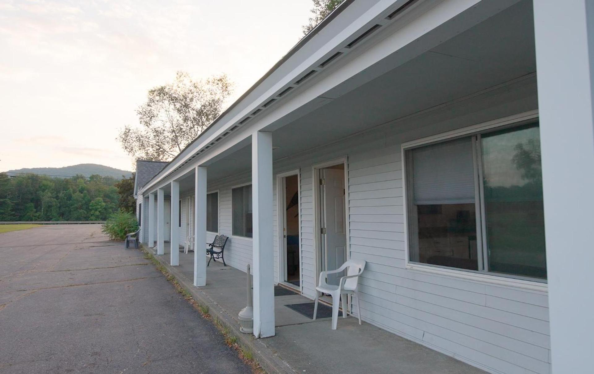 Bingham Motor Inn photo 94