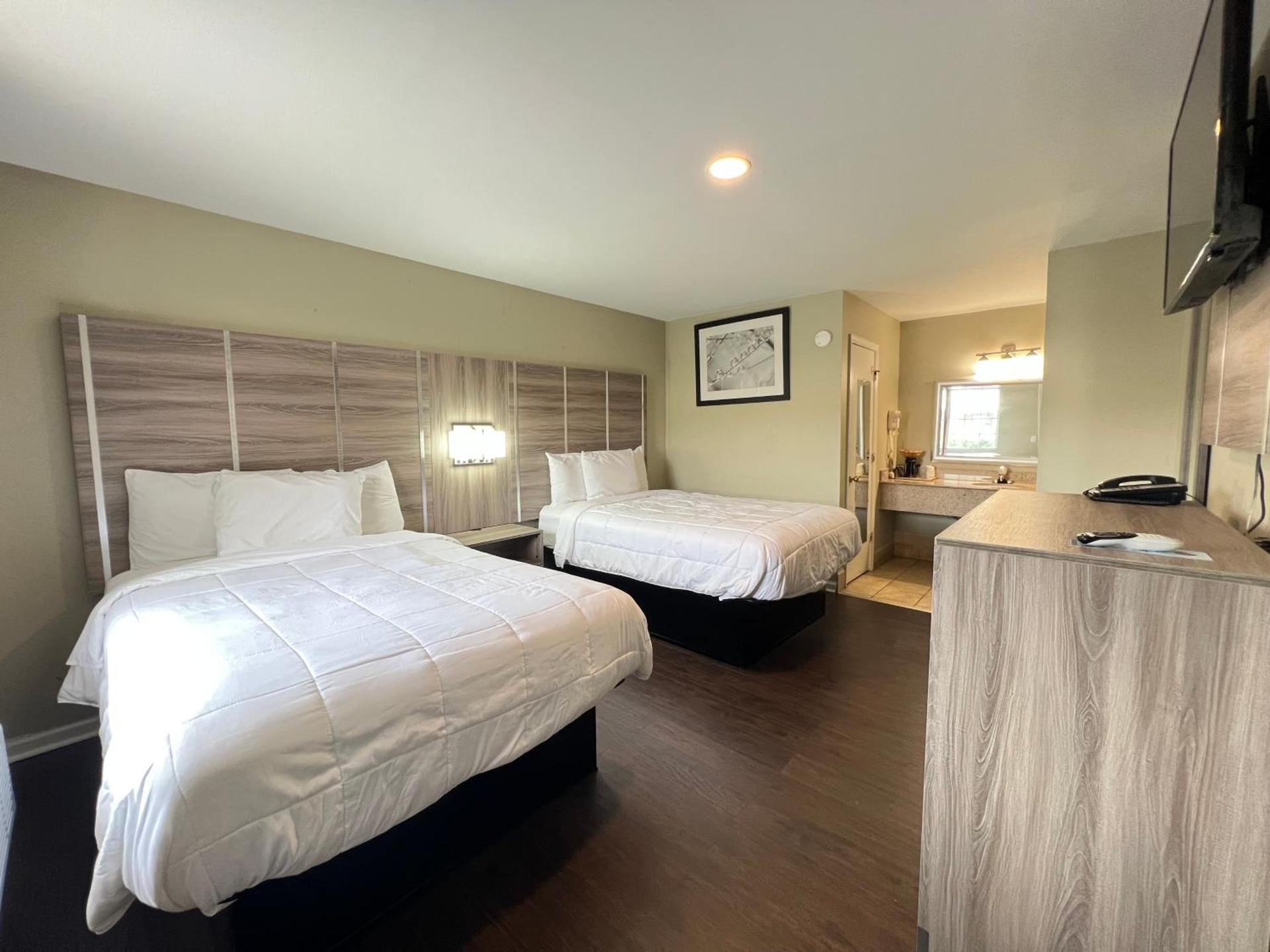Travelodge by Wyndham Santee photo 21