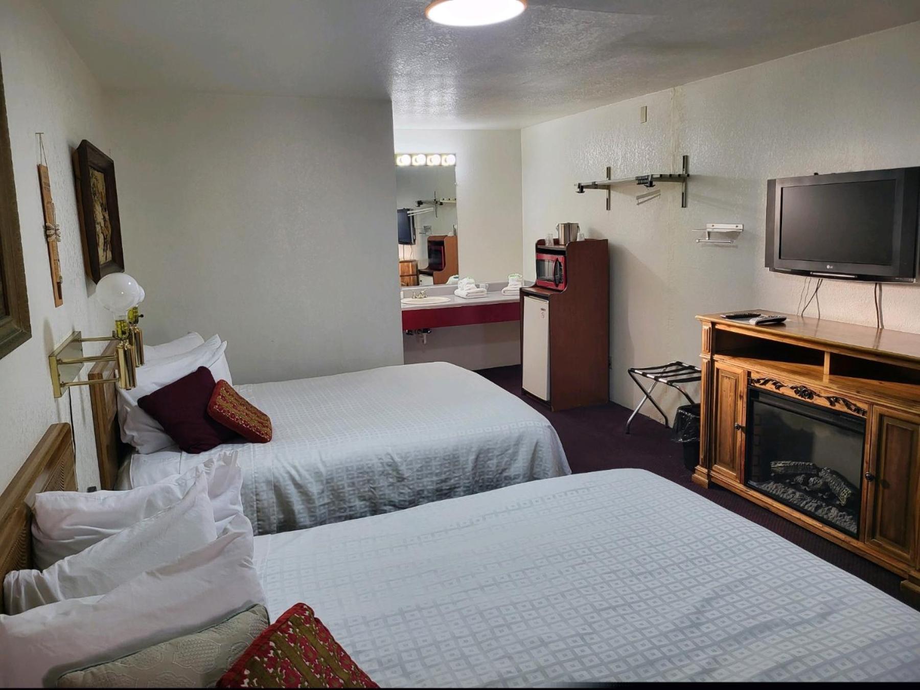 Rose's Motel photo 86