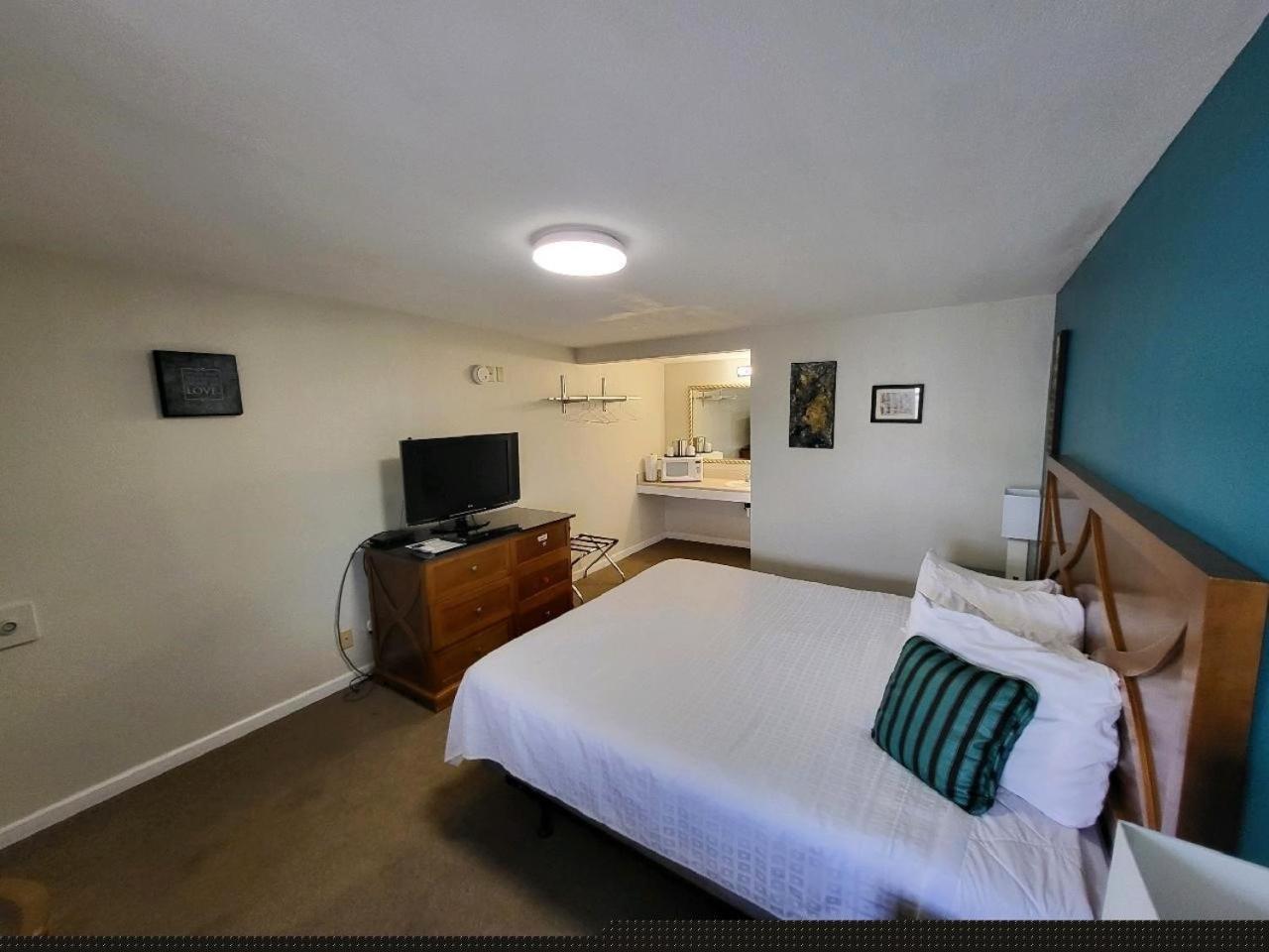 Rose's Motel photo 32