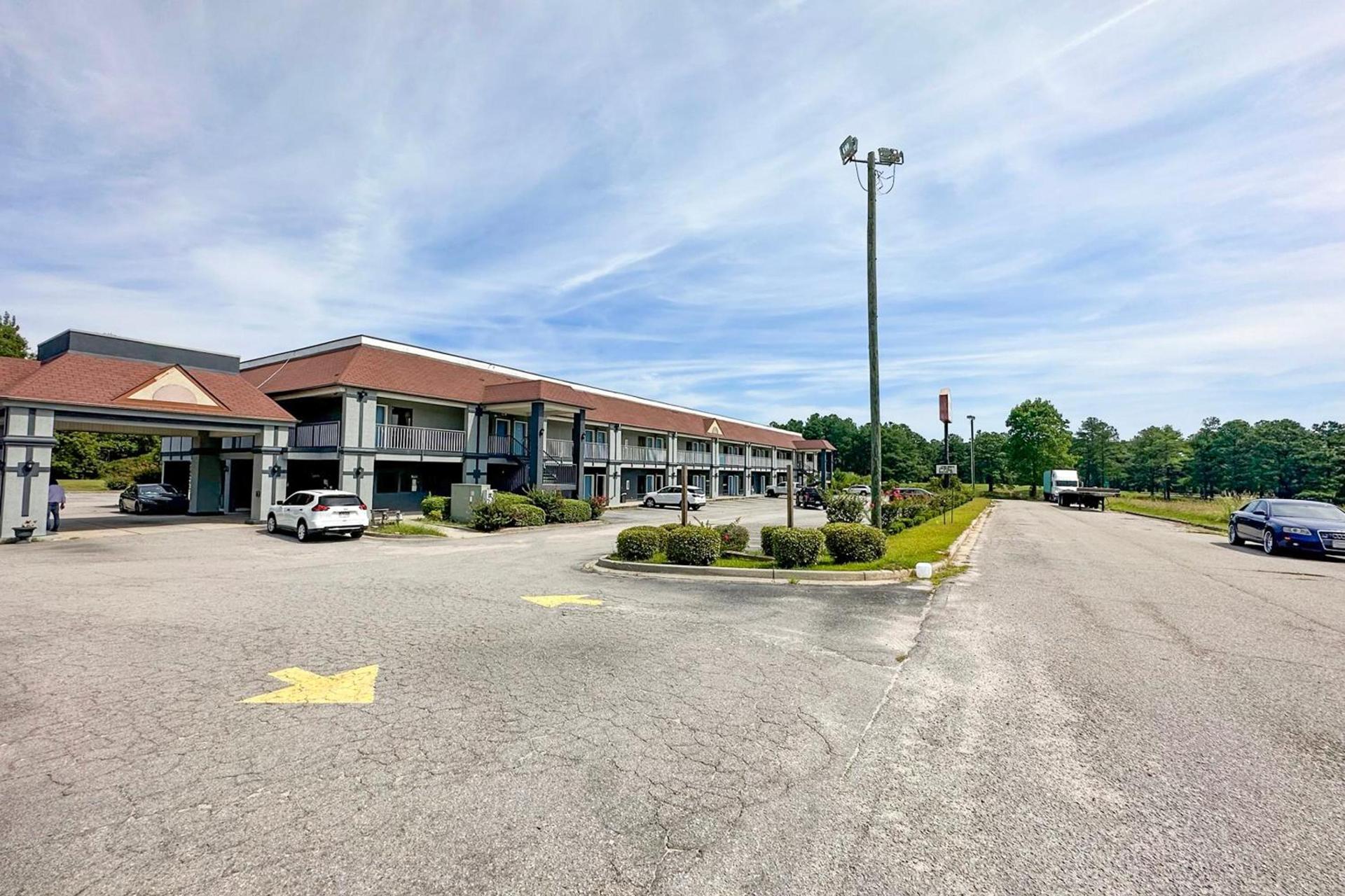 Executive Inn Ridgeway I-77 photo 3
