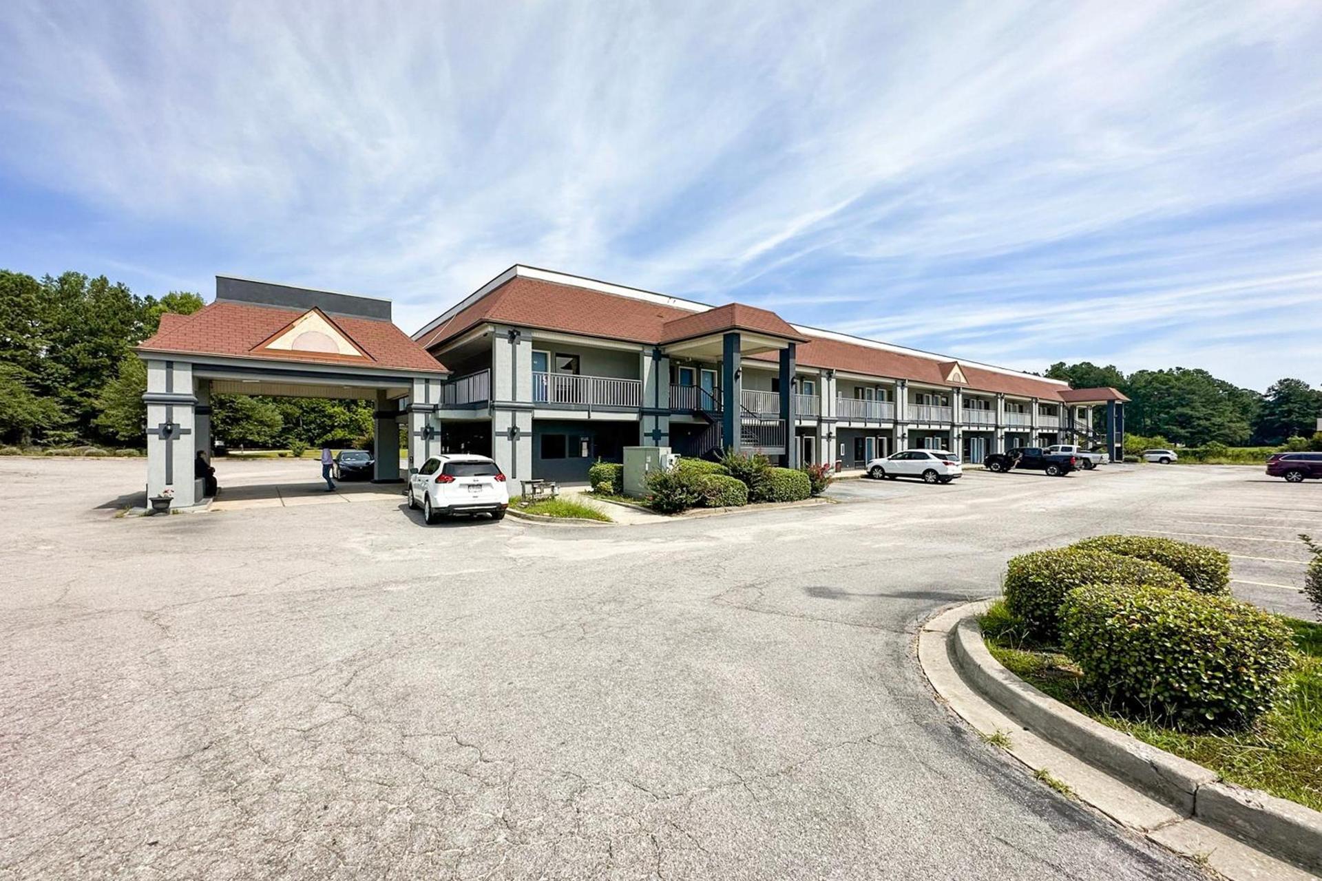 Executive Inn Ridgeway I-77 photo 1