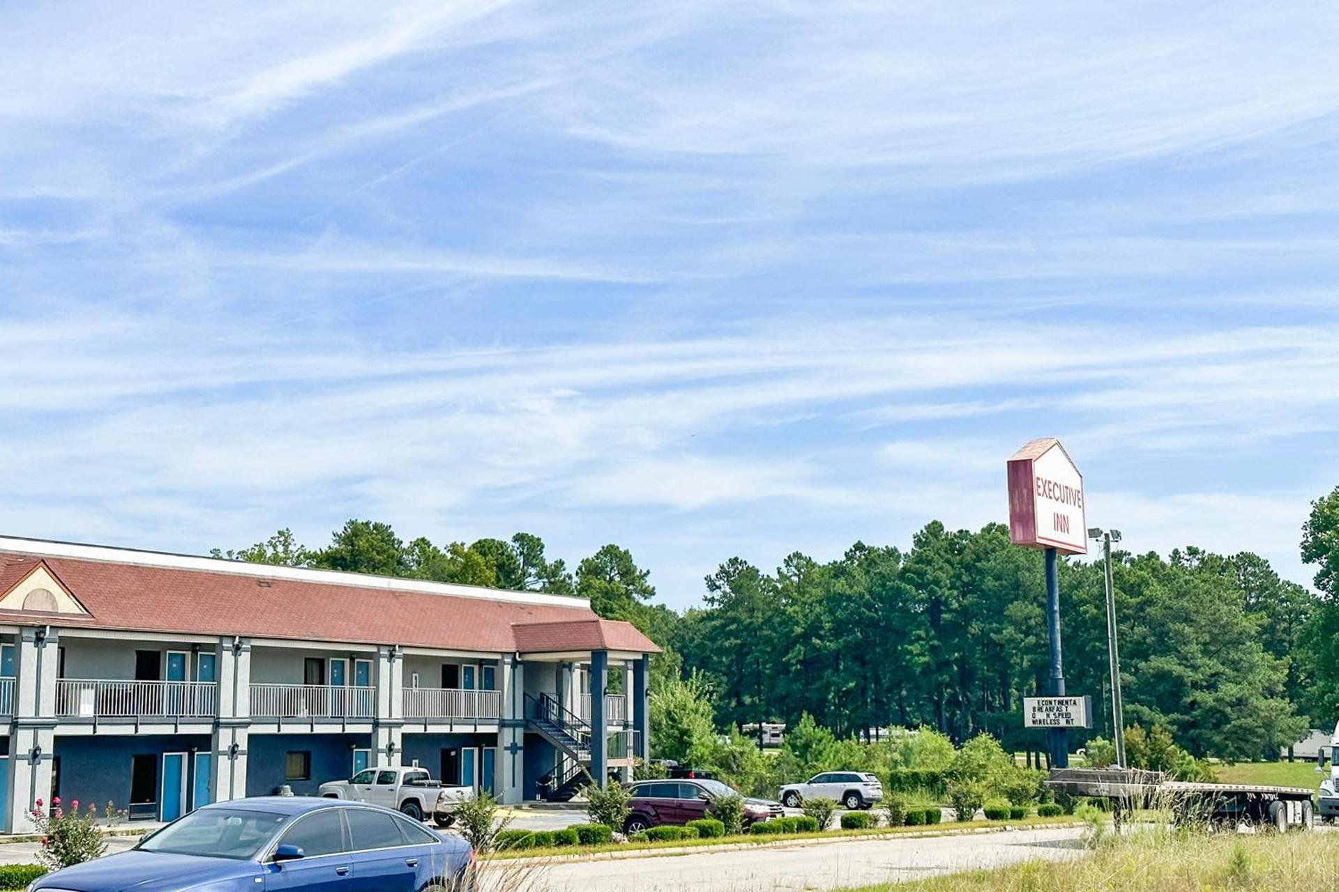 Executive Inn Ridgeway I-77 photo 7