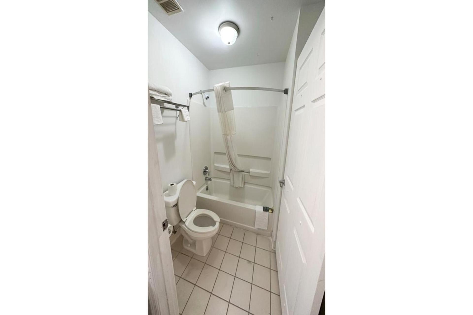 Executive Inn Ridgeway I-77 photo 10