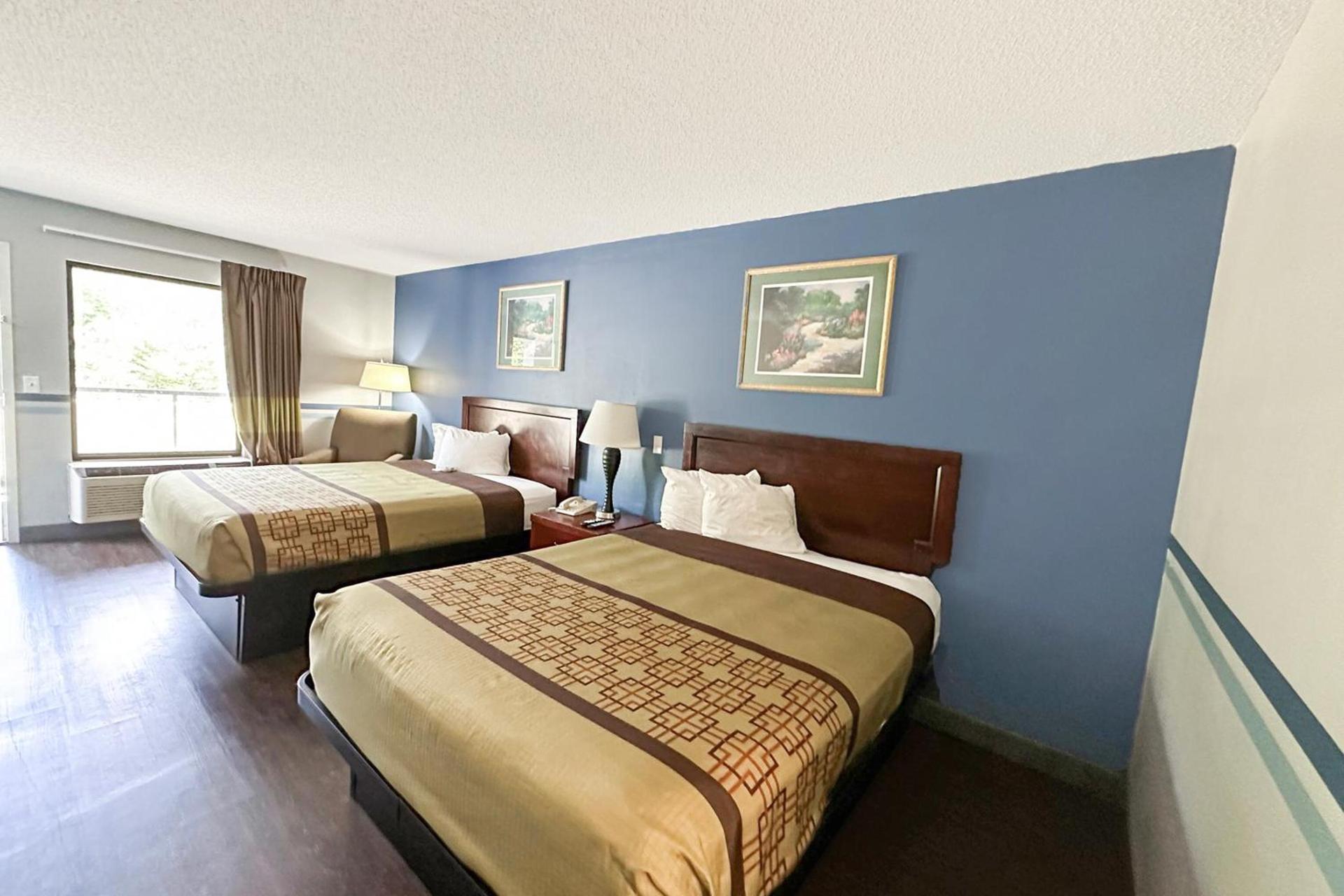 Executive Inn Ridgeway I-77 photo 12