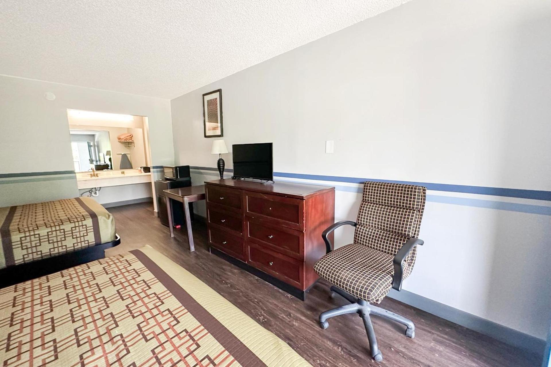 Executive Inn Ridgeway I-77 photo 14