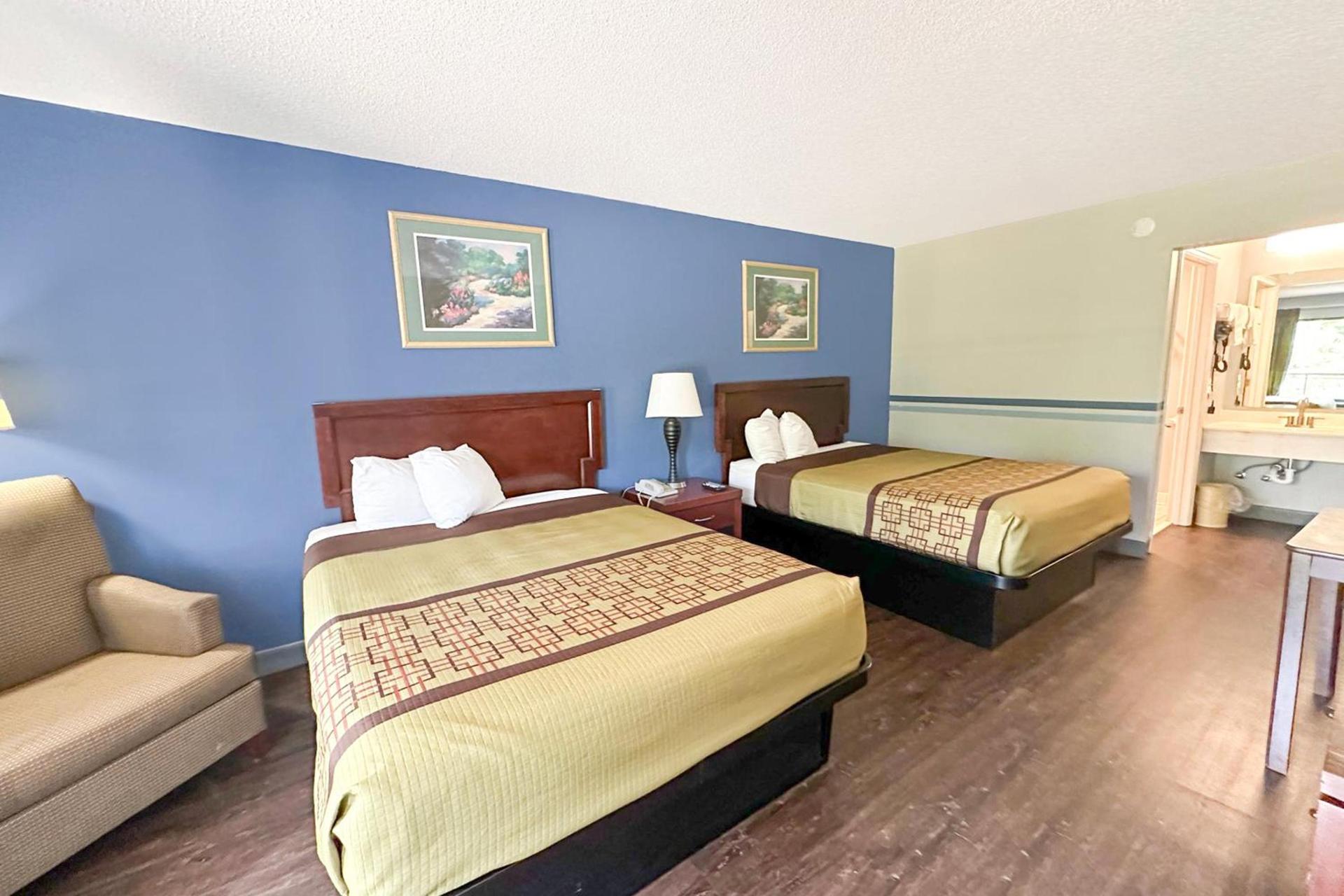 Executive Inn Ridgeway I-77 photo 11