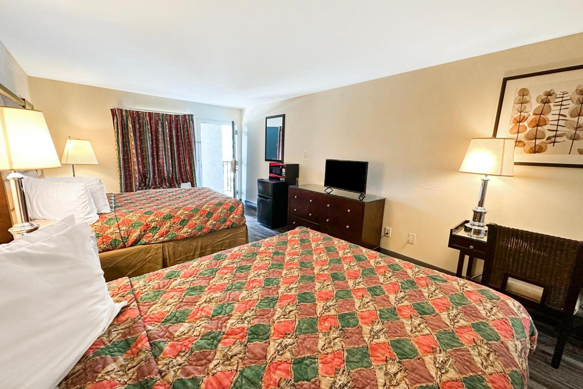 Executive Inn Ridgeway I-77 photo 17