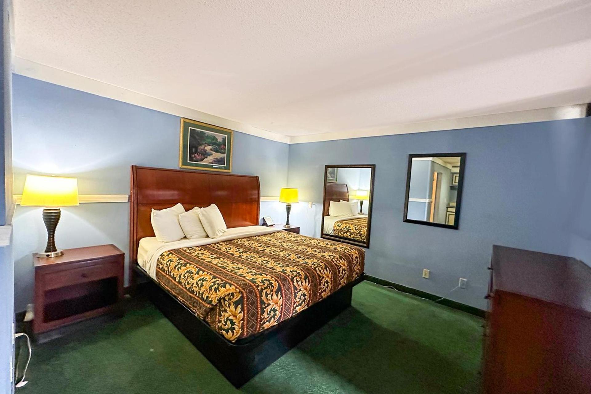 Executive Inn Ridgeway I-77 photo 19