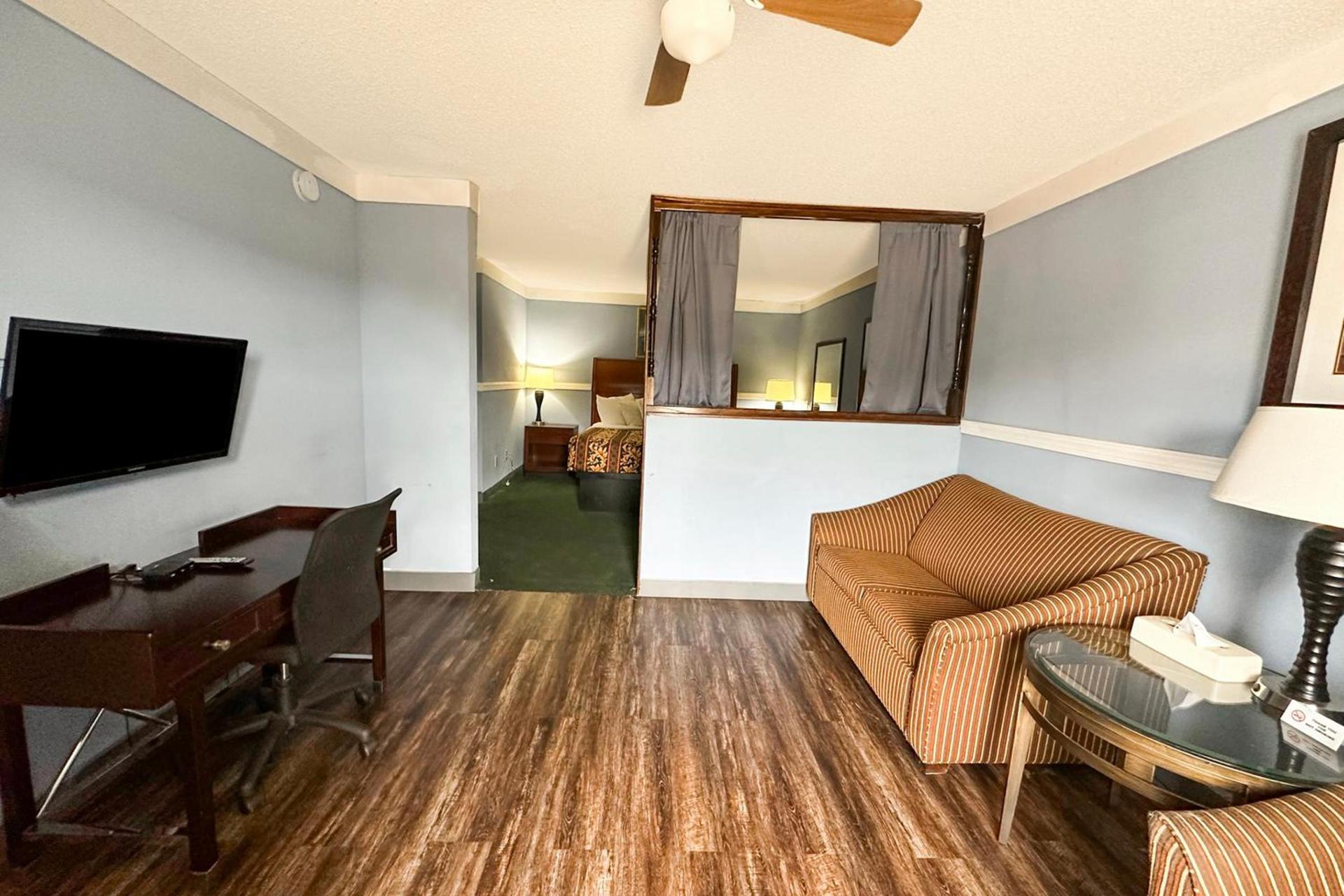 Executive Inn Ridgeway I-77 photo 20