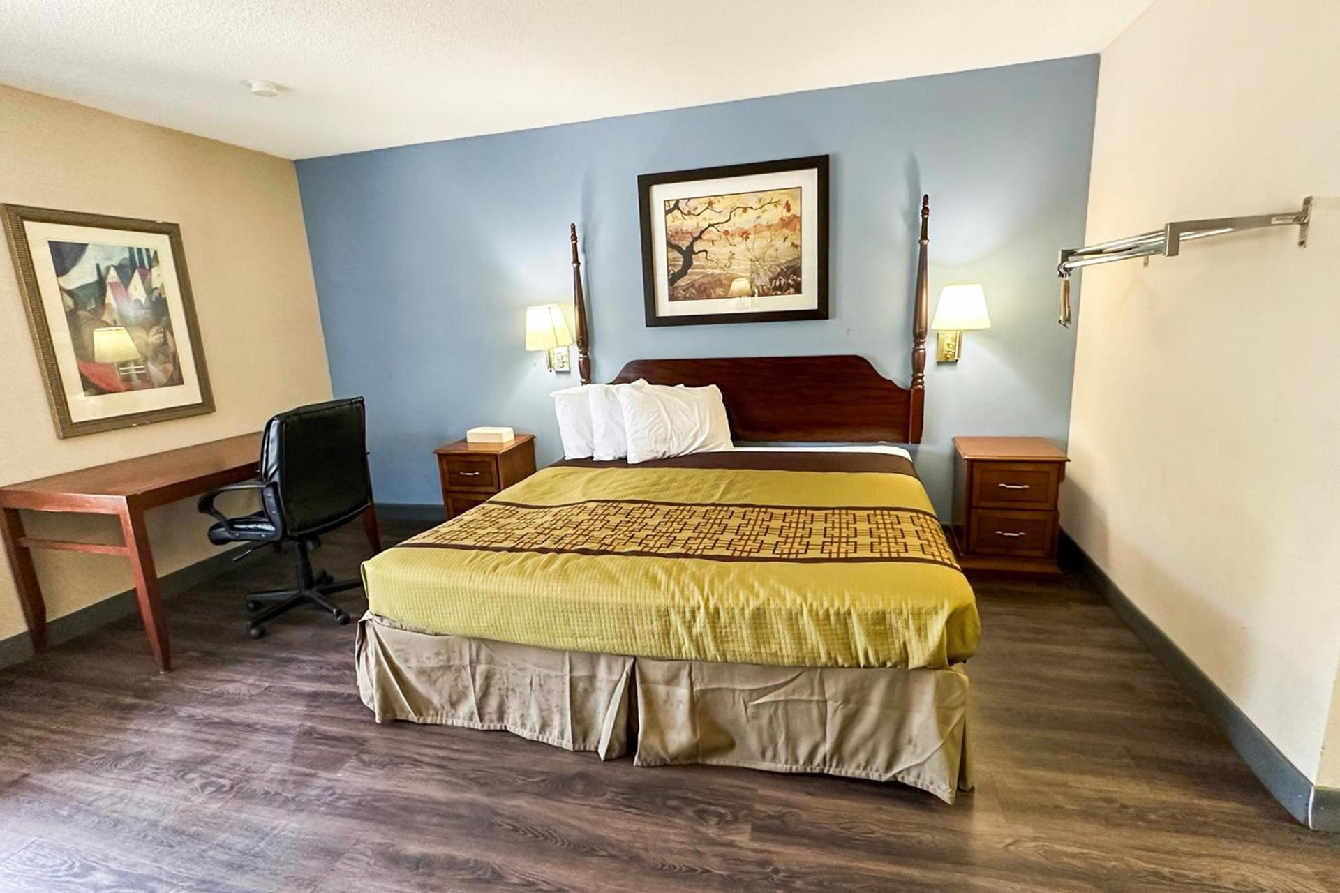 Executive Inn Ridgeway I-77 photo 26