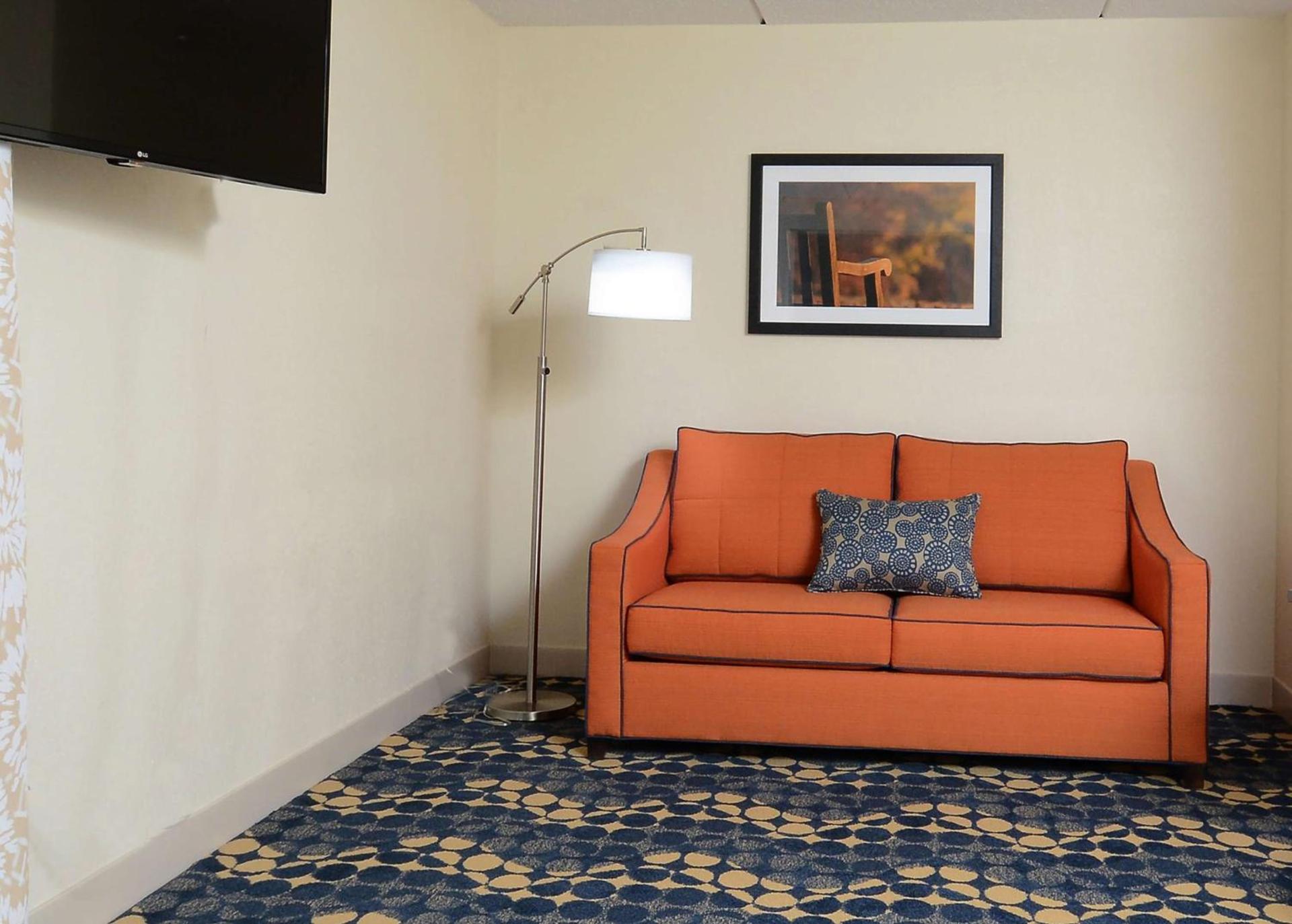 Hampton Inn Roxboro photo 18