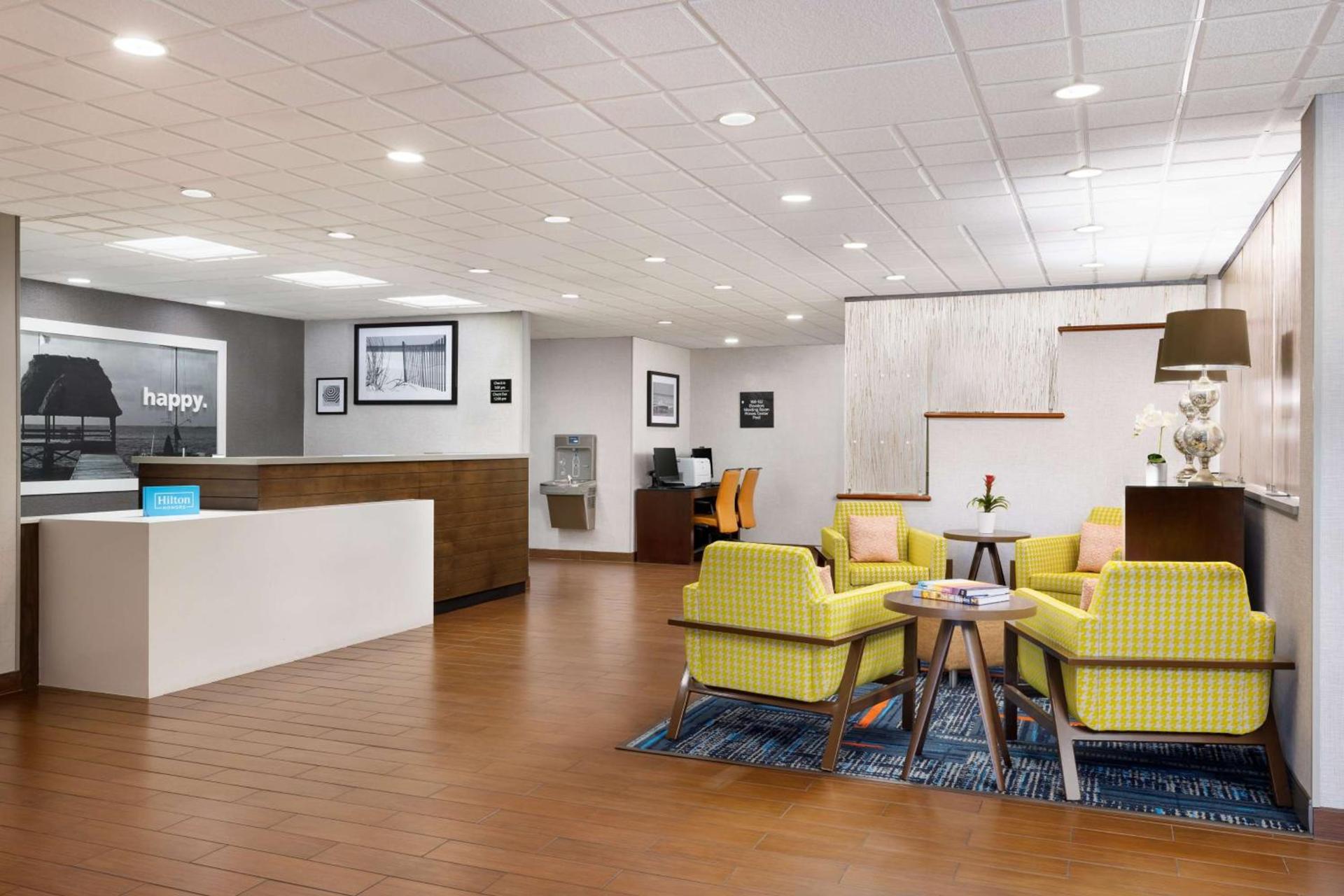 Hampton Inn Naples-Central photo 3