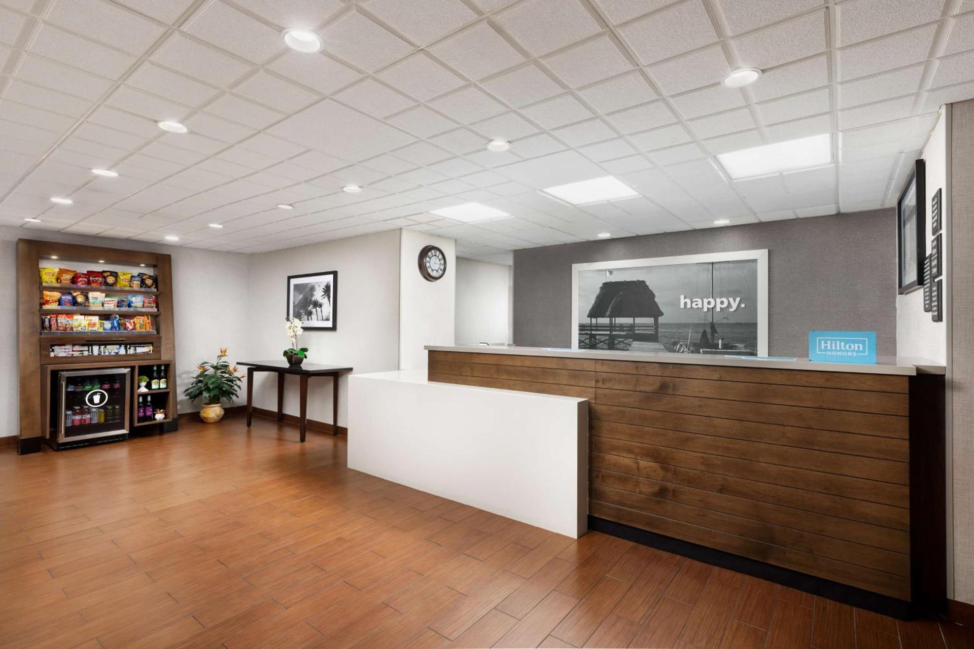 Hampton Inn Naples-Central photo 25