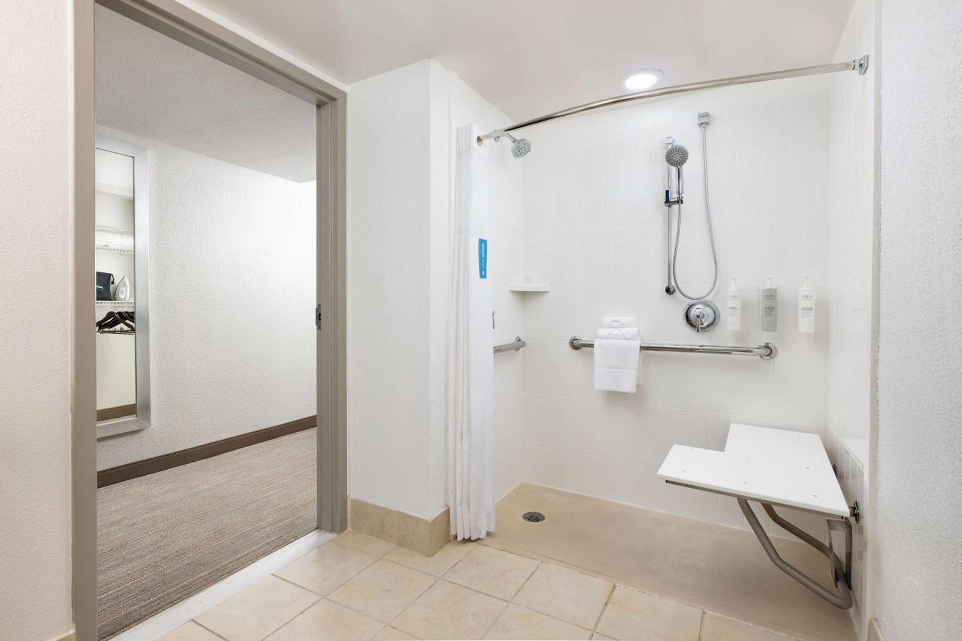 Hampton Inn Naples-Central photo 45