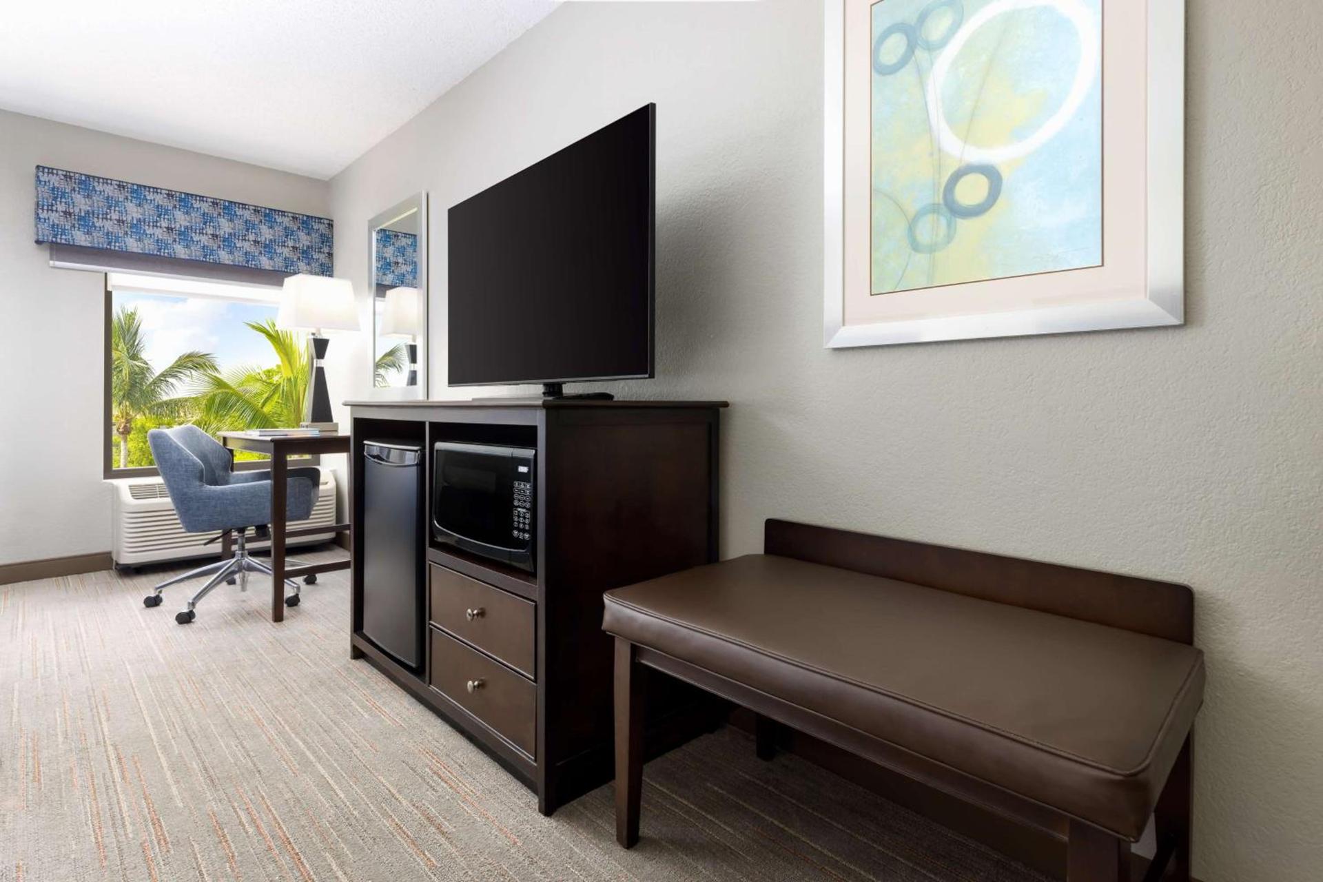 Hampton Inn Naples-Central photo 27