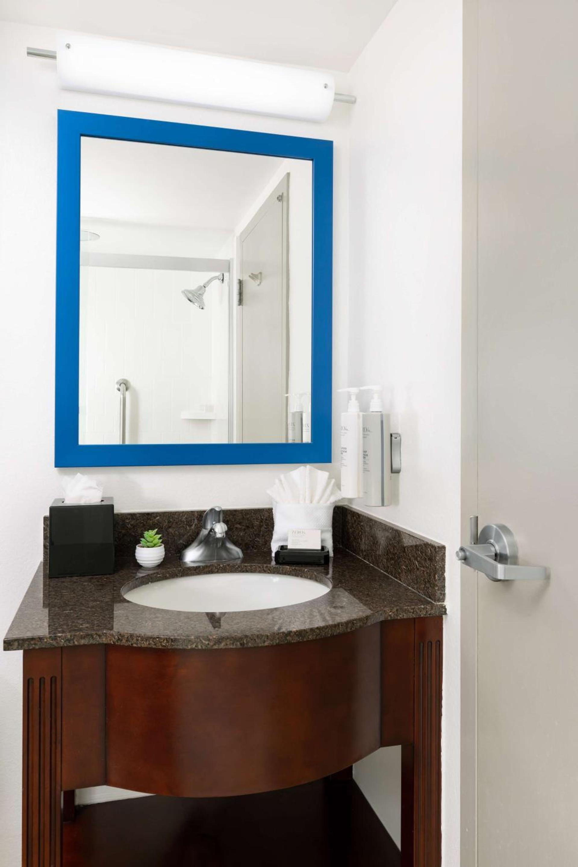 Hampton Inn Naples-Central photo 29