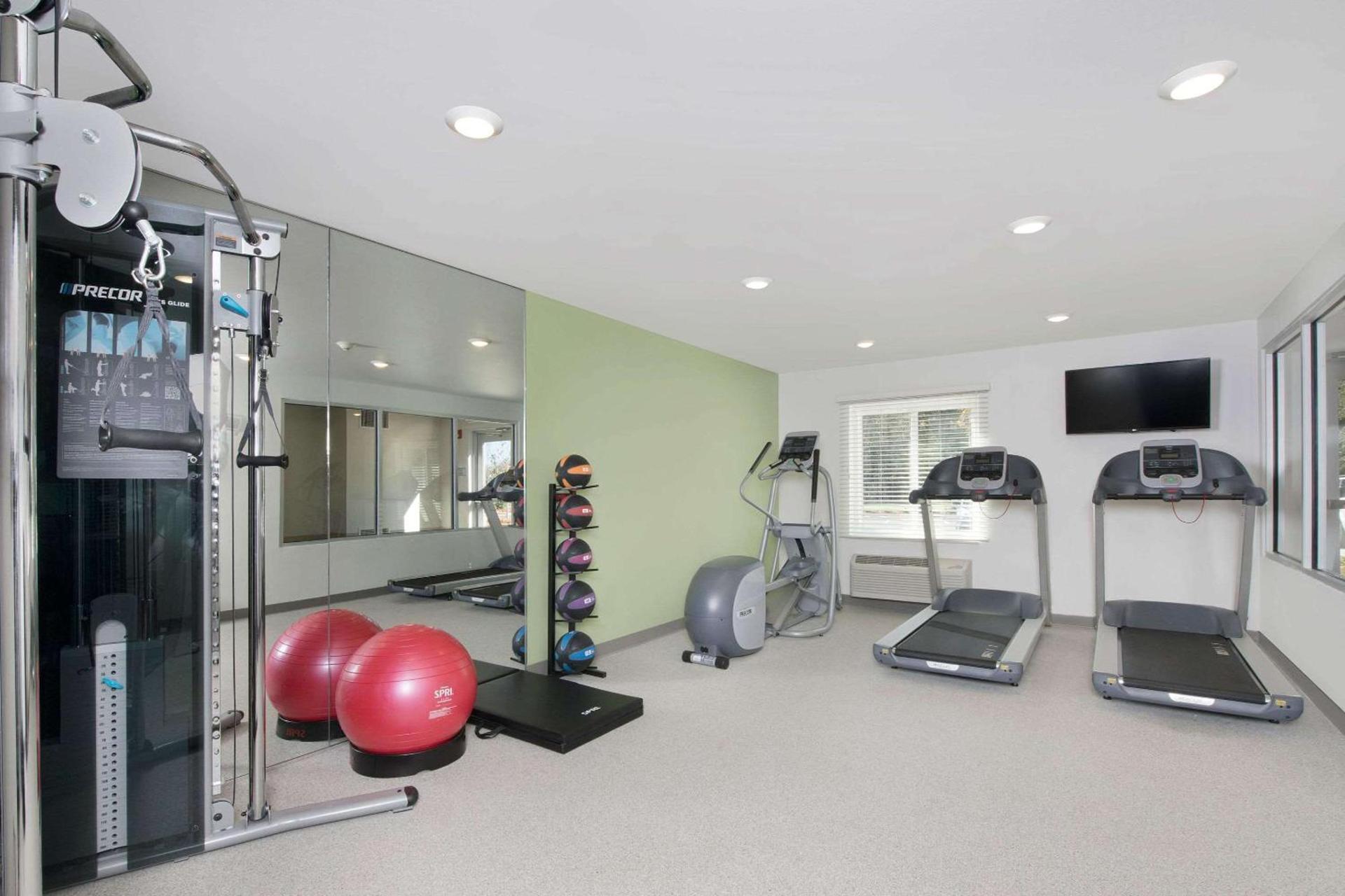 WoodSpring Suites Savannah Pooler photo 16