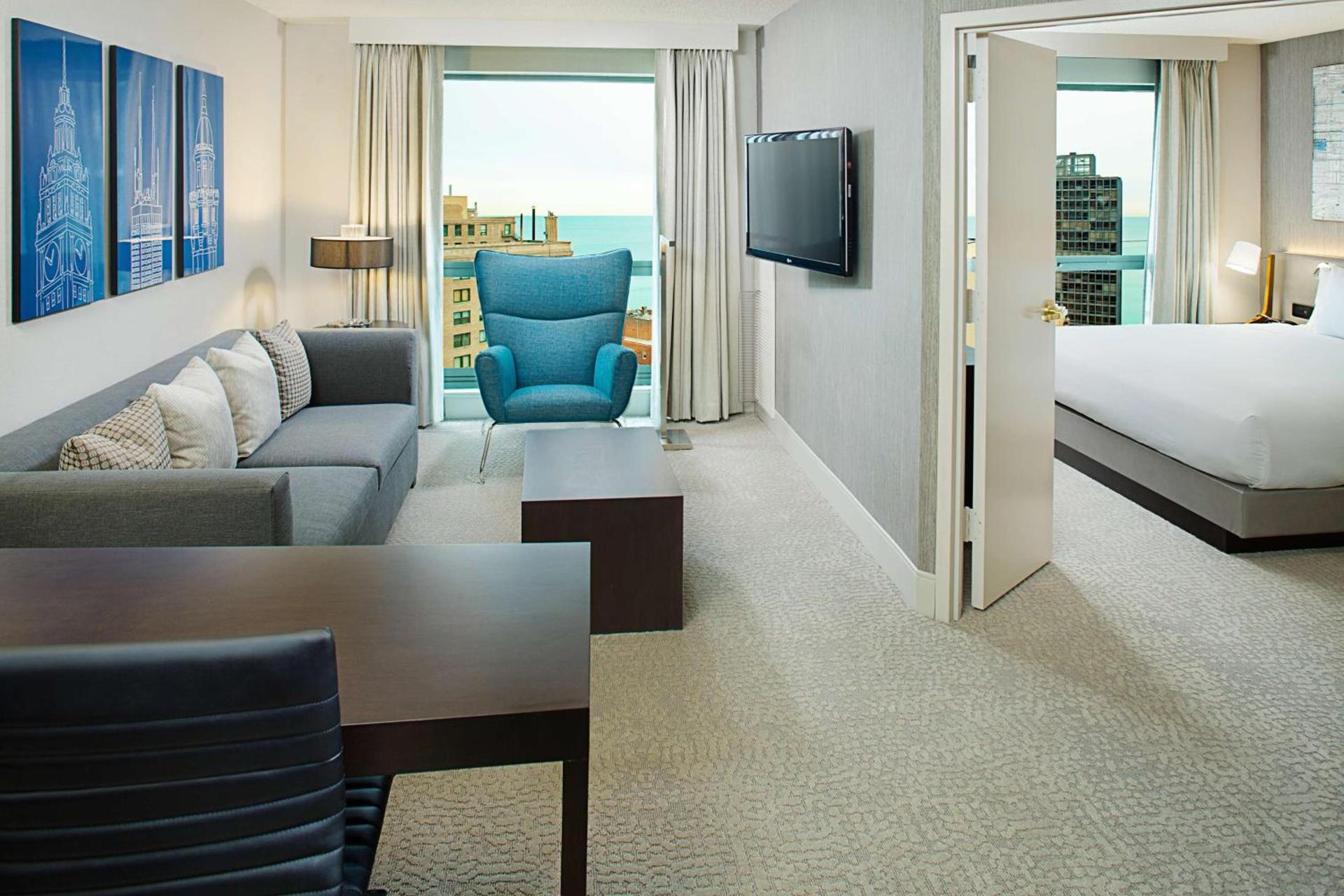 Hilton Chicago Magnificent Mile Suites photo 60