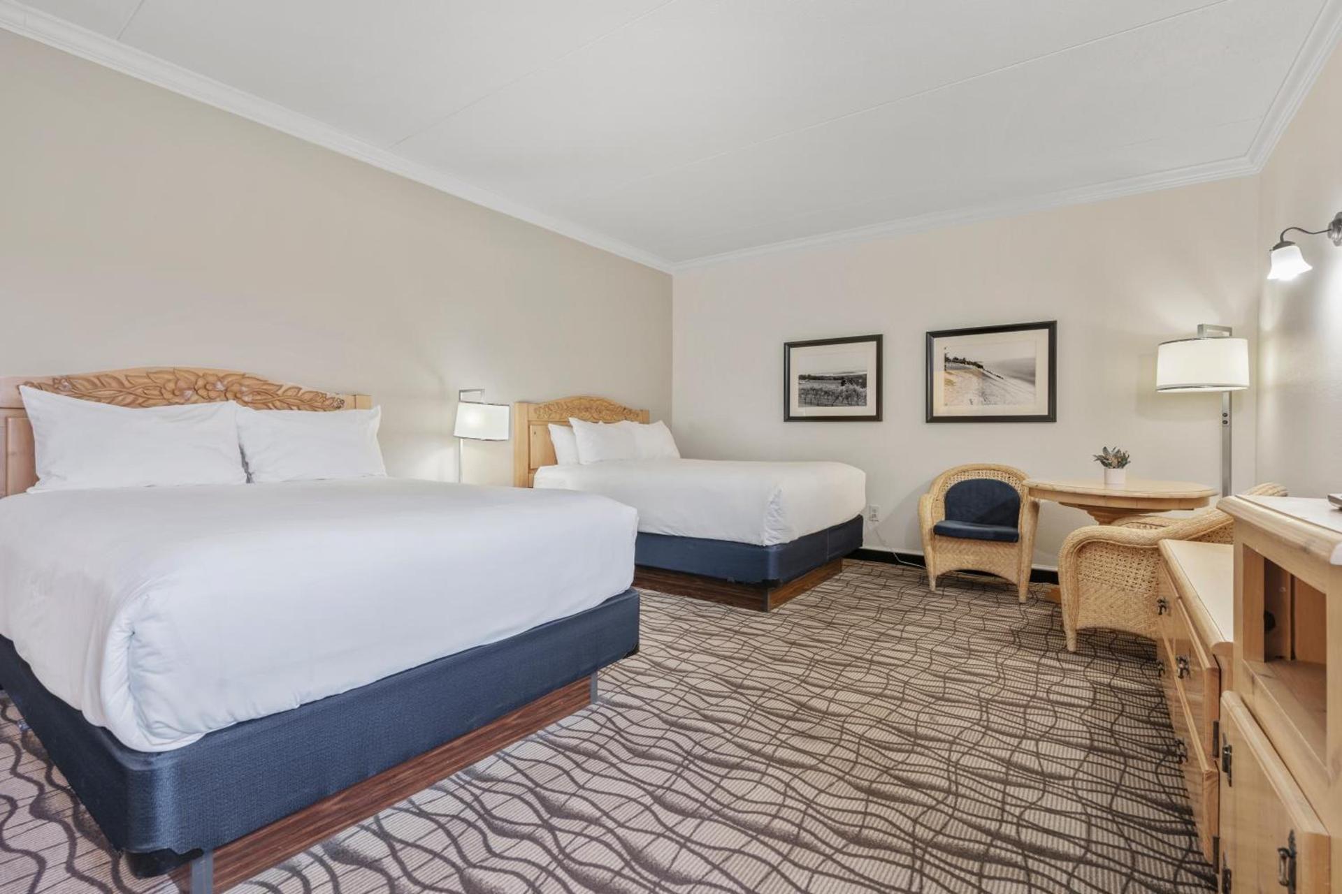 Cherry Tree Inn & Suites photo 53