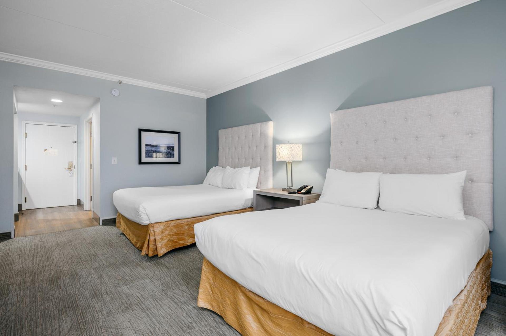Cherry Tree Inn & Suites photo 57