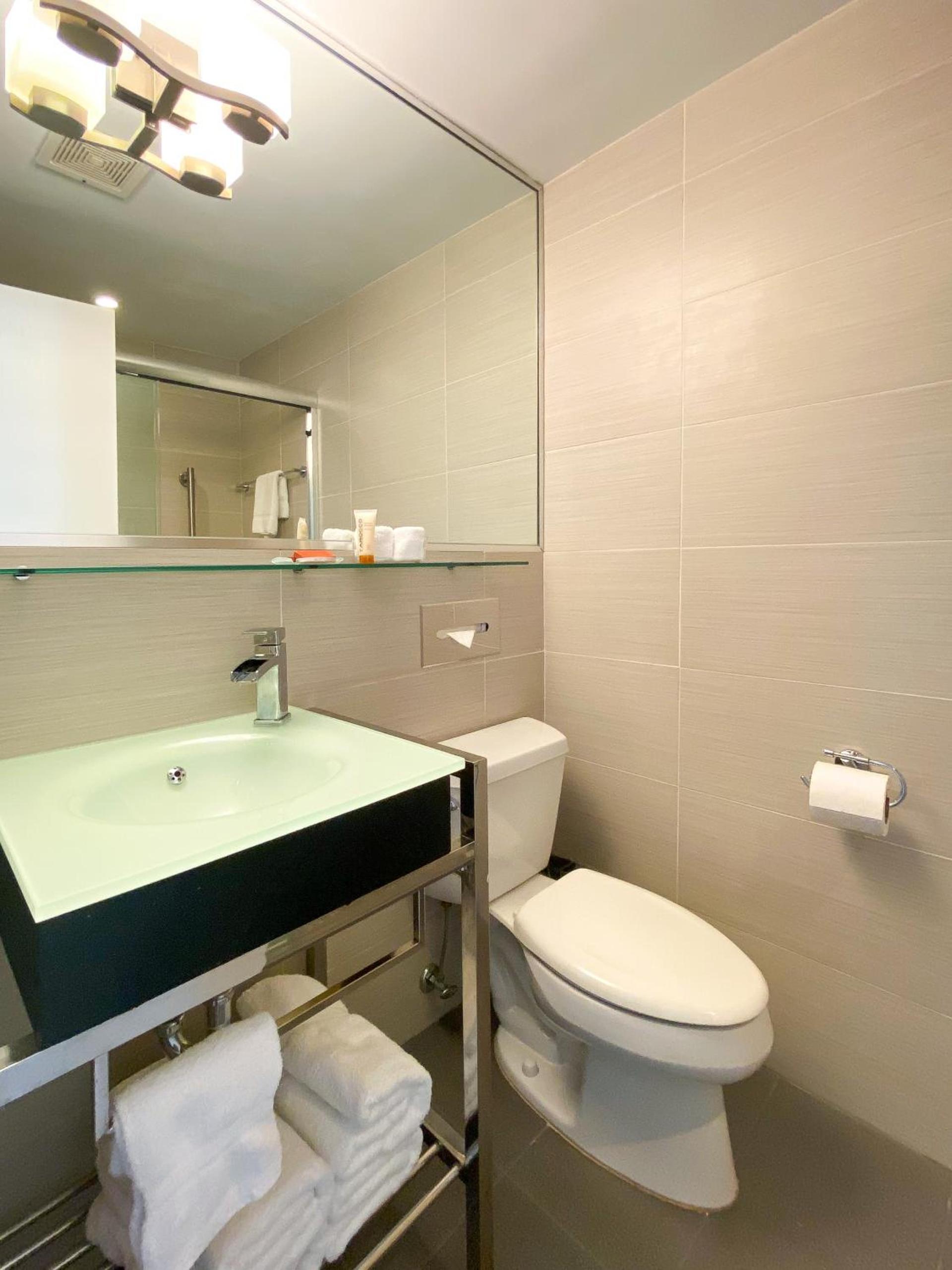Marseilles Beachfront Hotel photo 51