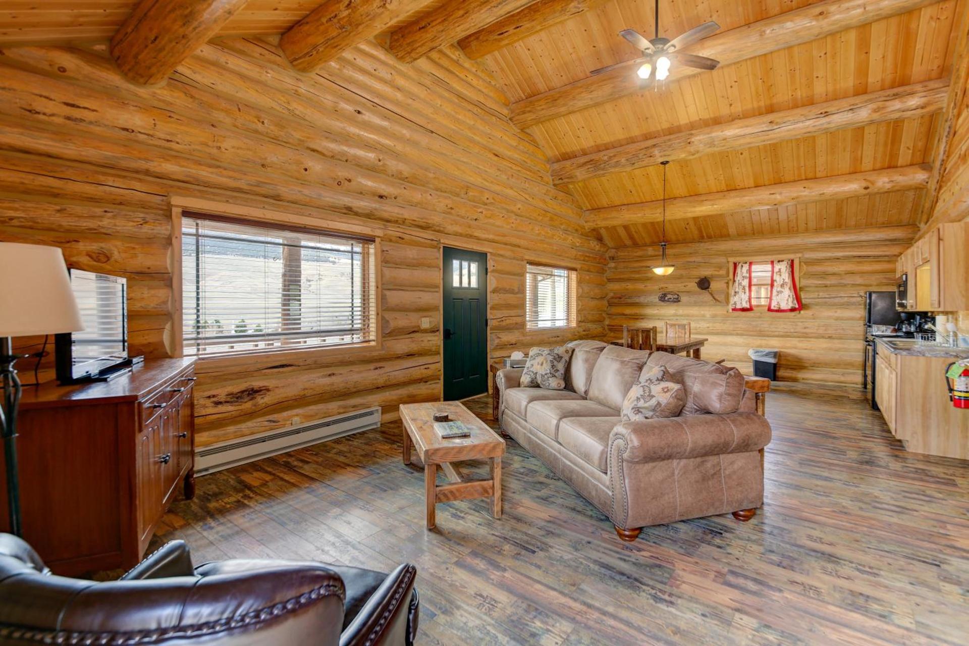 Roosevelt Hotel & Cabins - Yellowstone photo 13