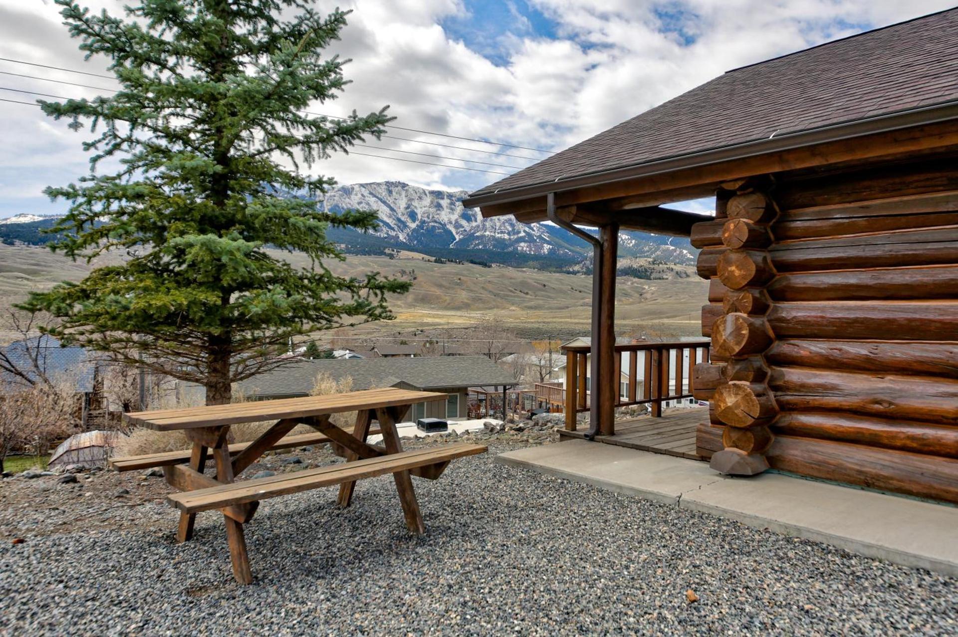 Roosevelt Hotel & Cabins - Yellowstone photo 16